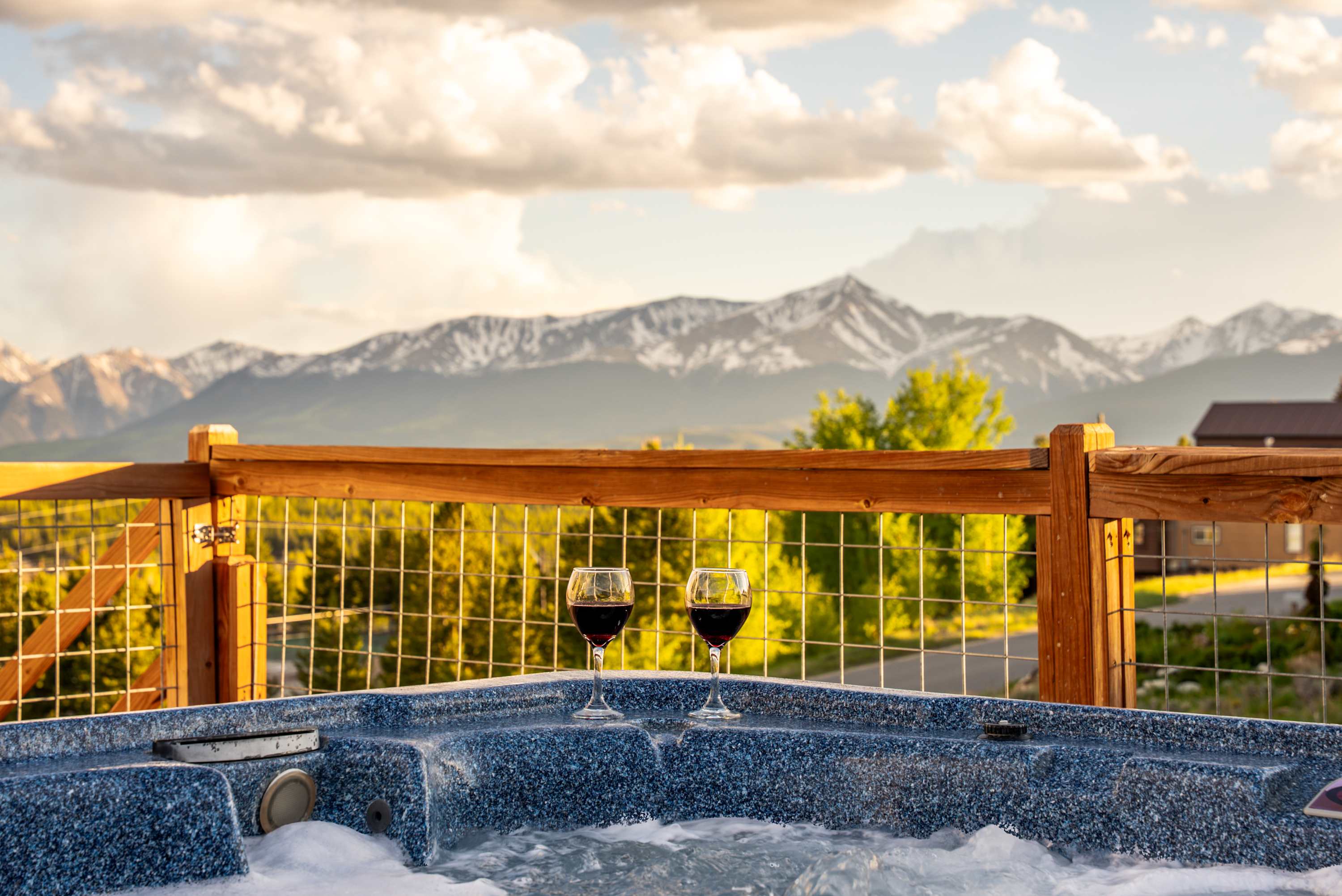 Stellar View, Hot Tub, Pool Table, Sauna + Pets OK — Leadville, CO — vacation rental