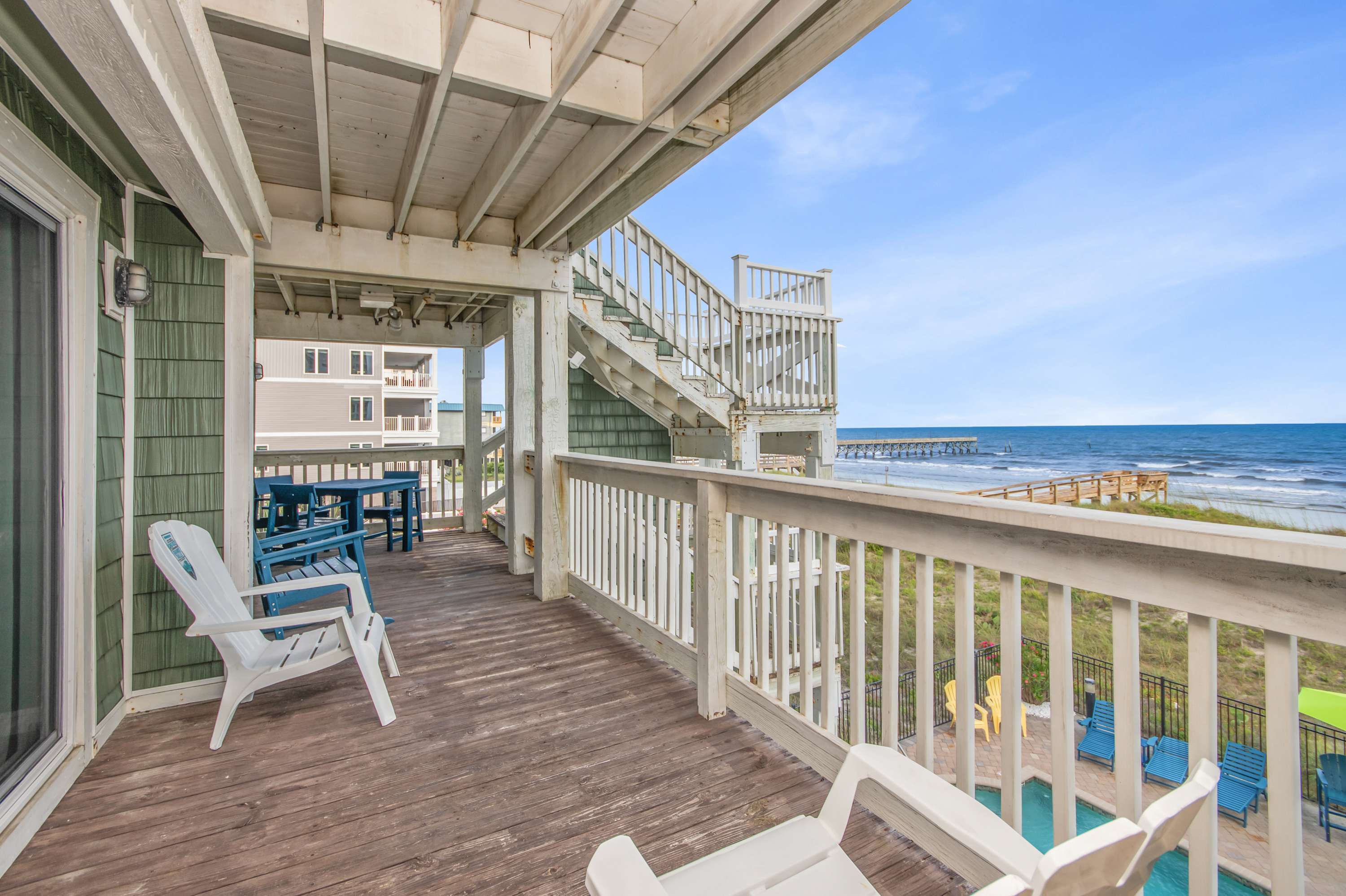 2nd floor balcony