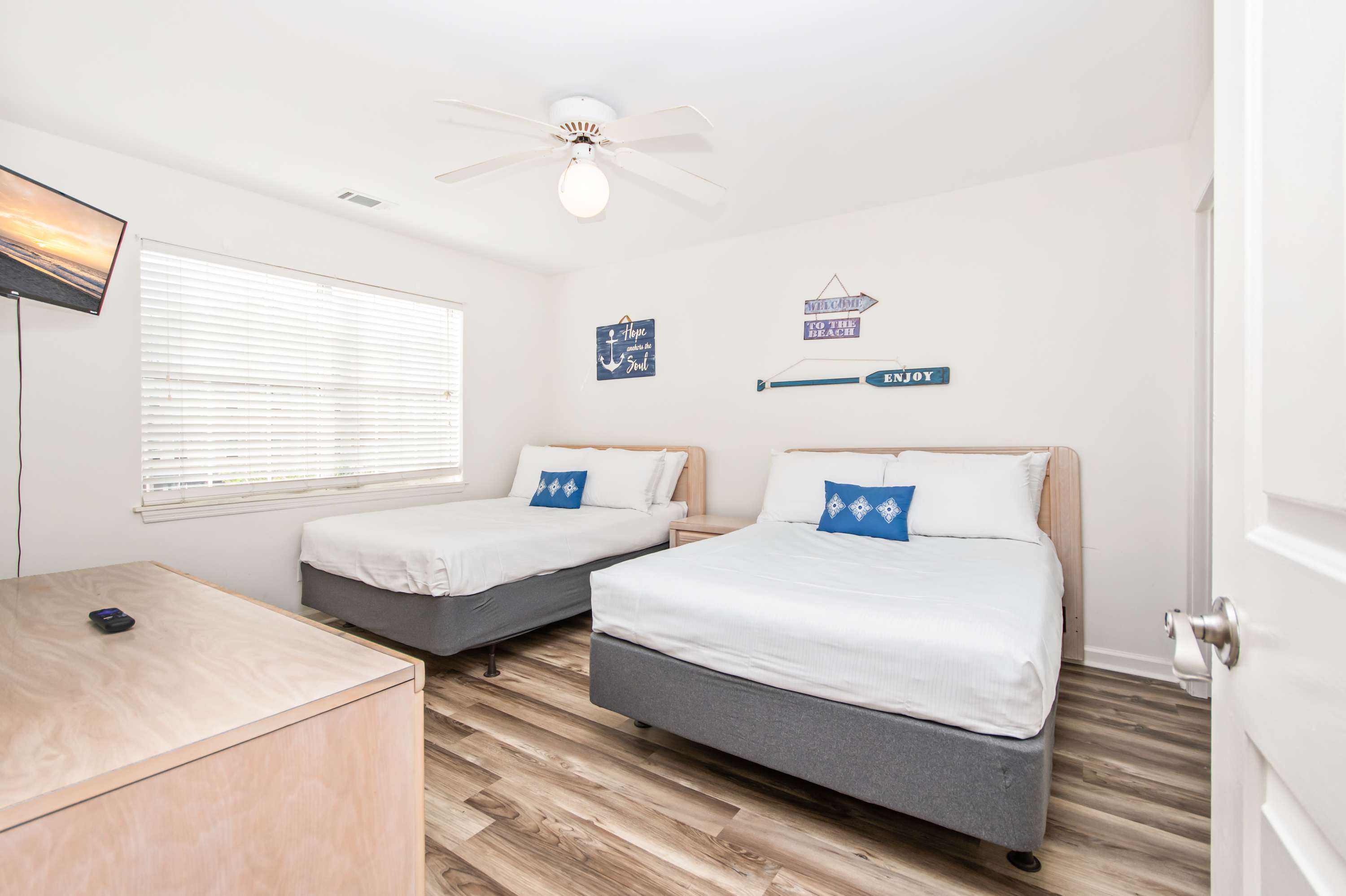 The ideal end to your Myrtle Beach day—curl up with your favorite show in bed.
