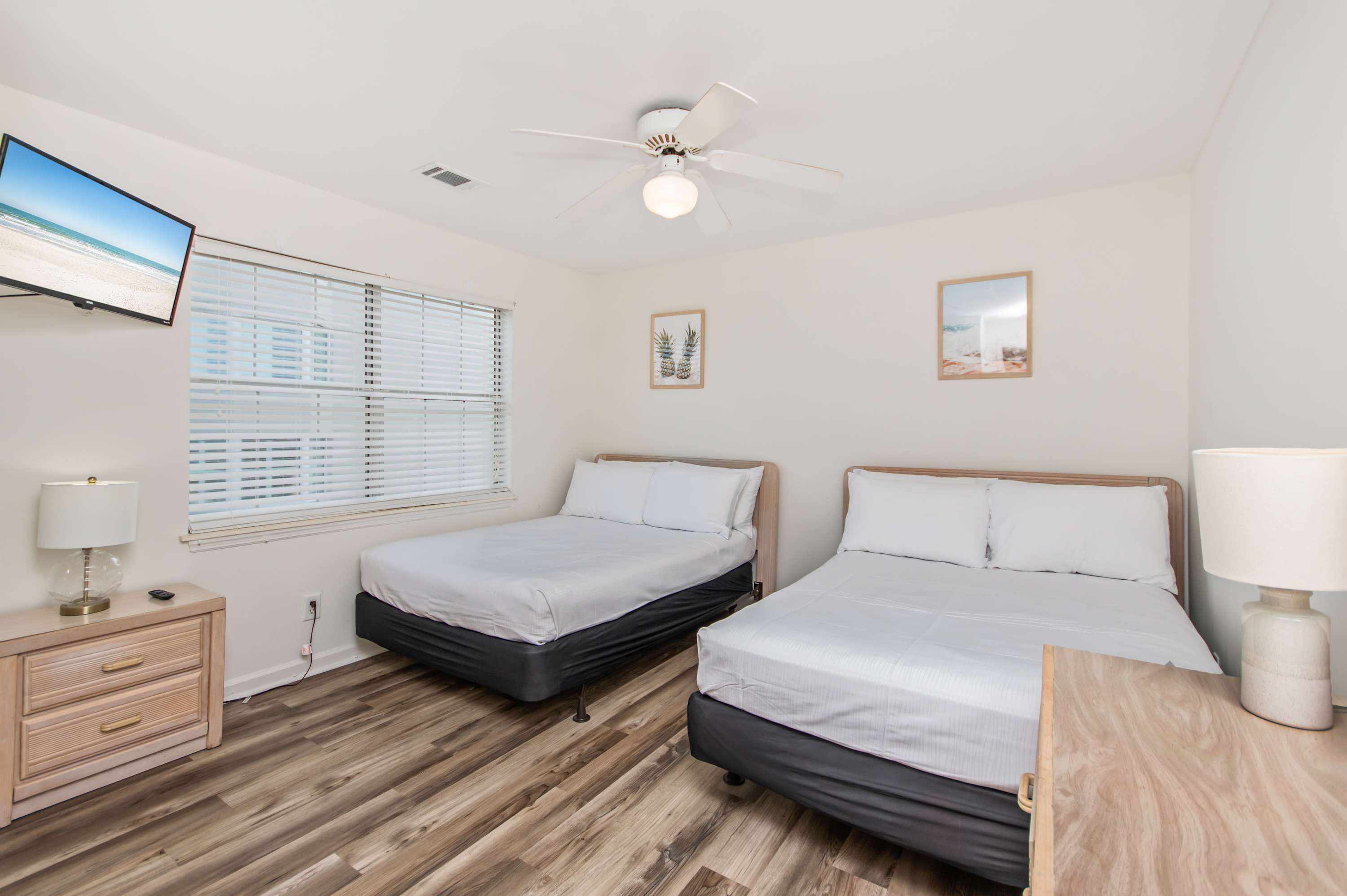 The ideal end to your Myrtle Beach day—curl up with your favorite show in bed.
