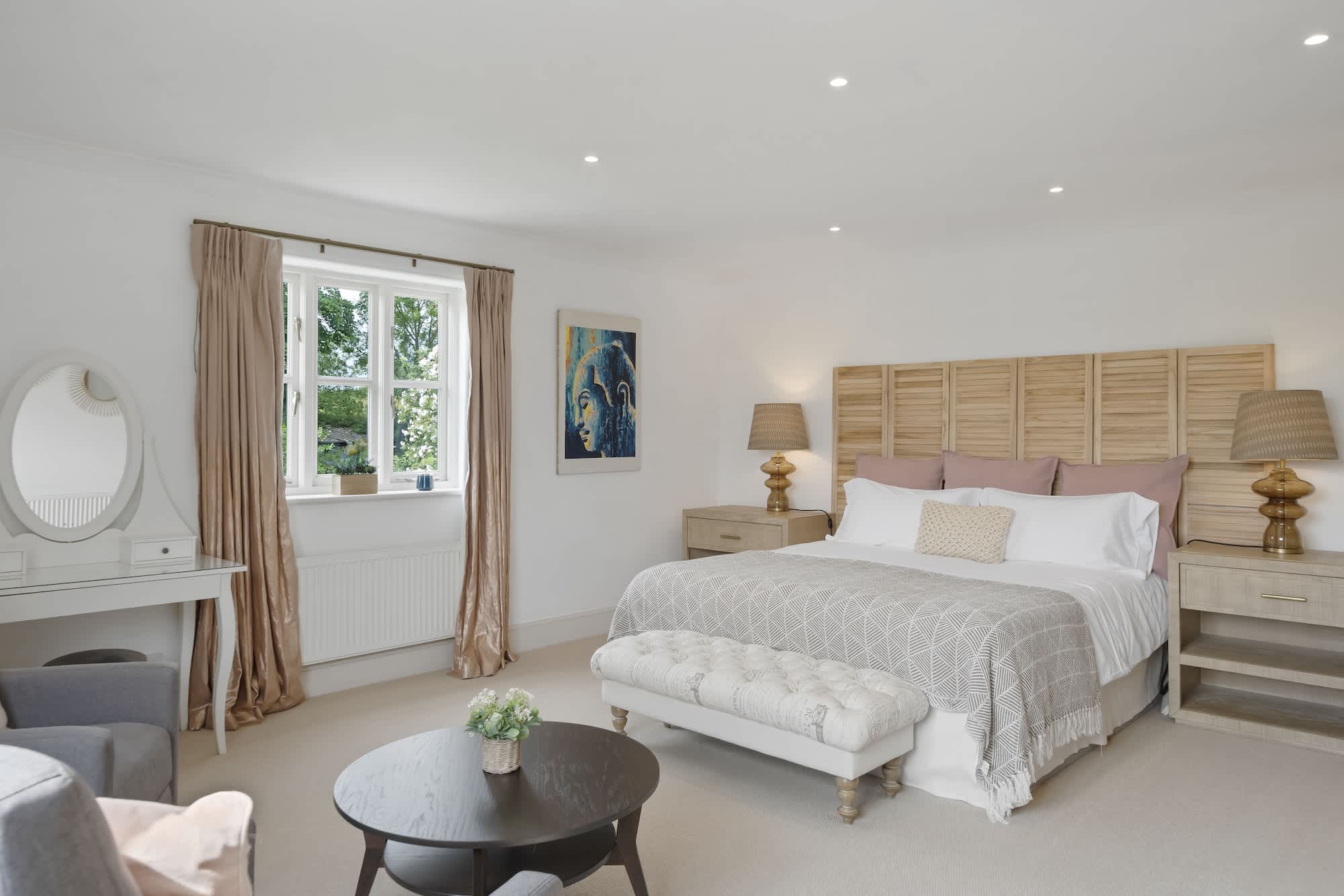 Spacious Home, Hot Tub, Gym, Games Room & Garden