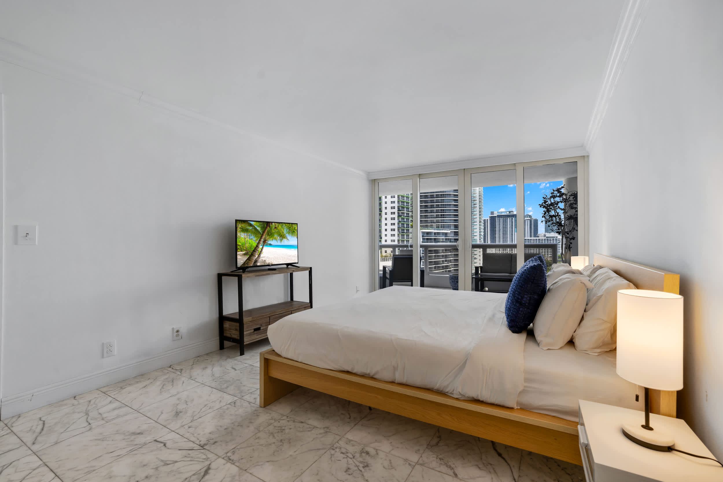 Biscayne Bayviews | Ideal Long-Term 1BR | StayCozy