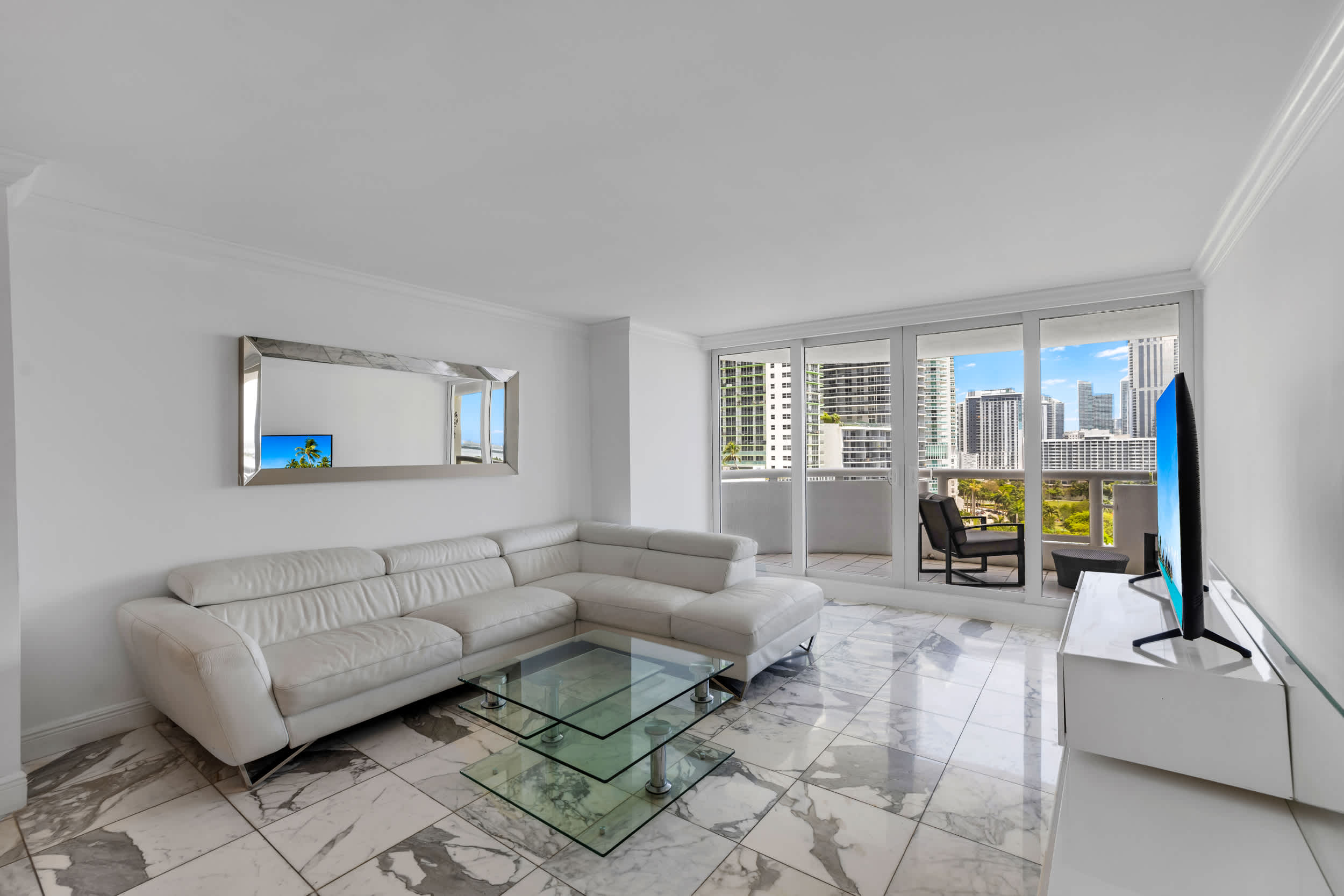 Biscayne Bayviews | Ideal Long-Term 1BR | StayCozy