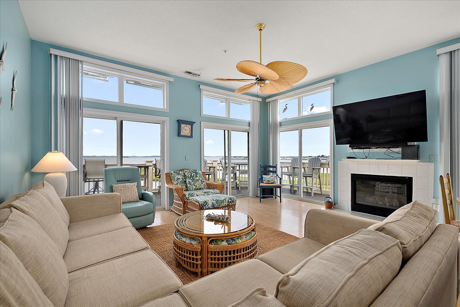 Direct Bayfront Condo with Great Location and Pool