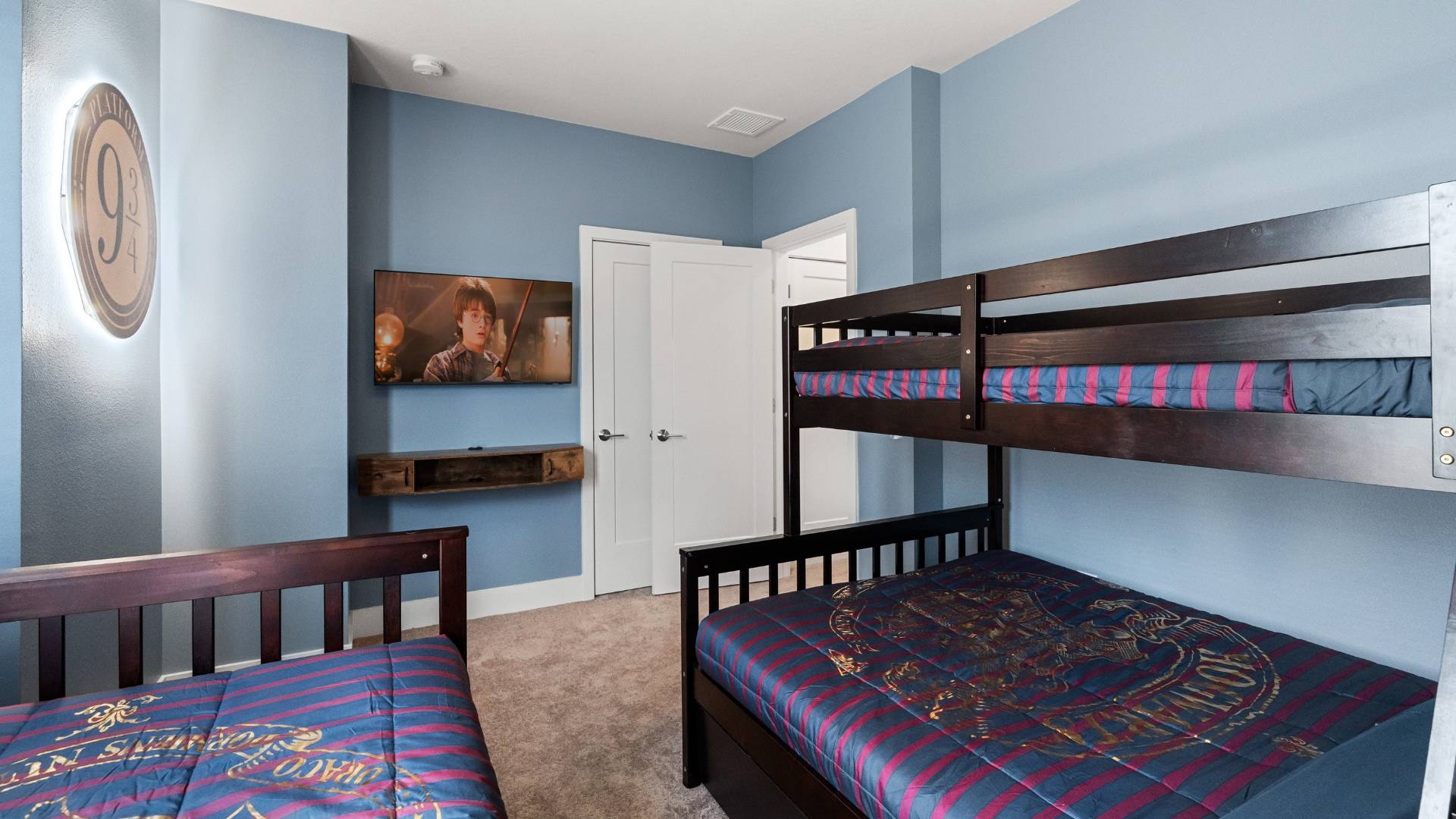 Hogwarts Themed Bunk Bedroom 