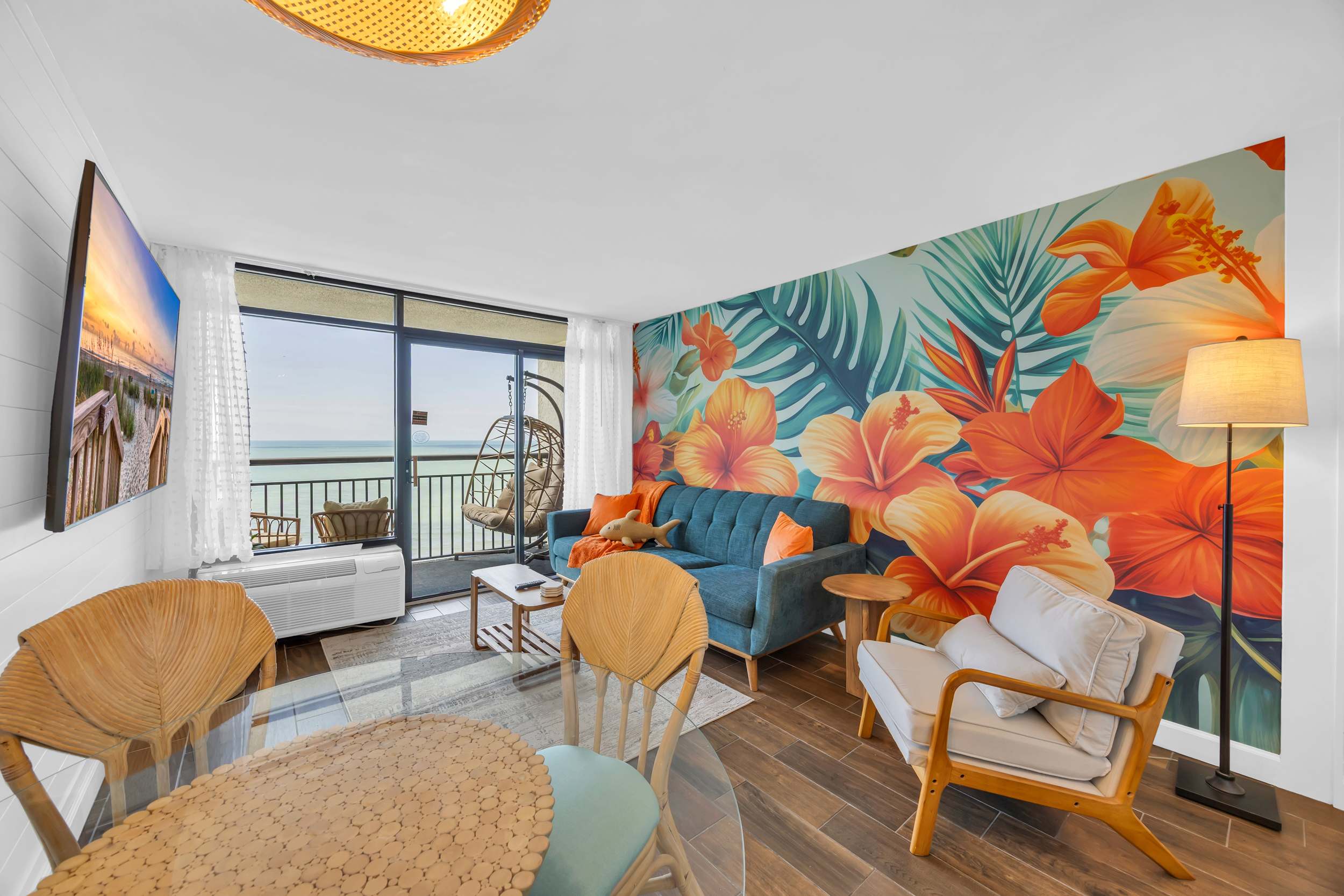 All New Seafront Condo  w Lazy River