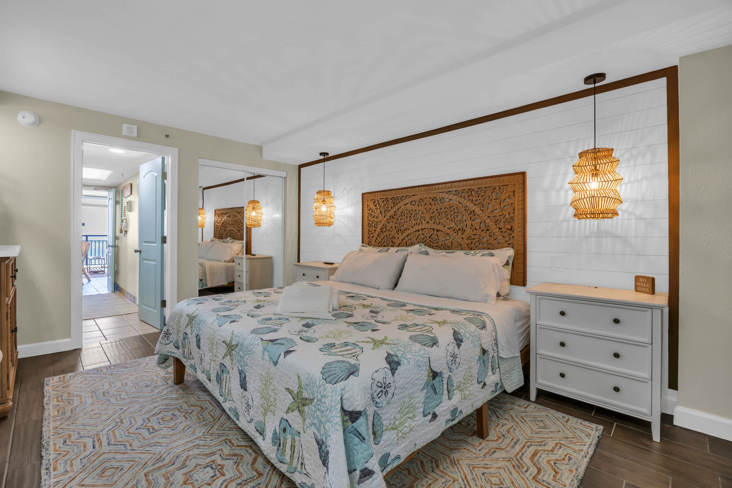 All New Oceanfront Condo w Lazy River