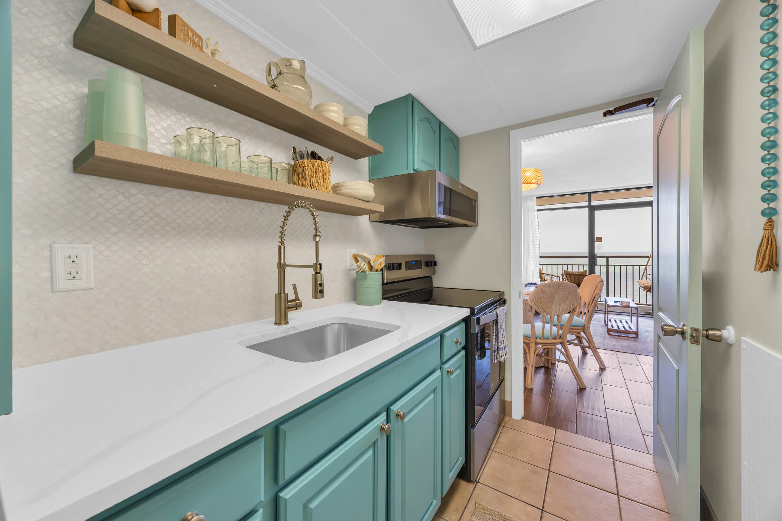 All New Oceanfront Condo w Lazy River
