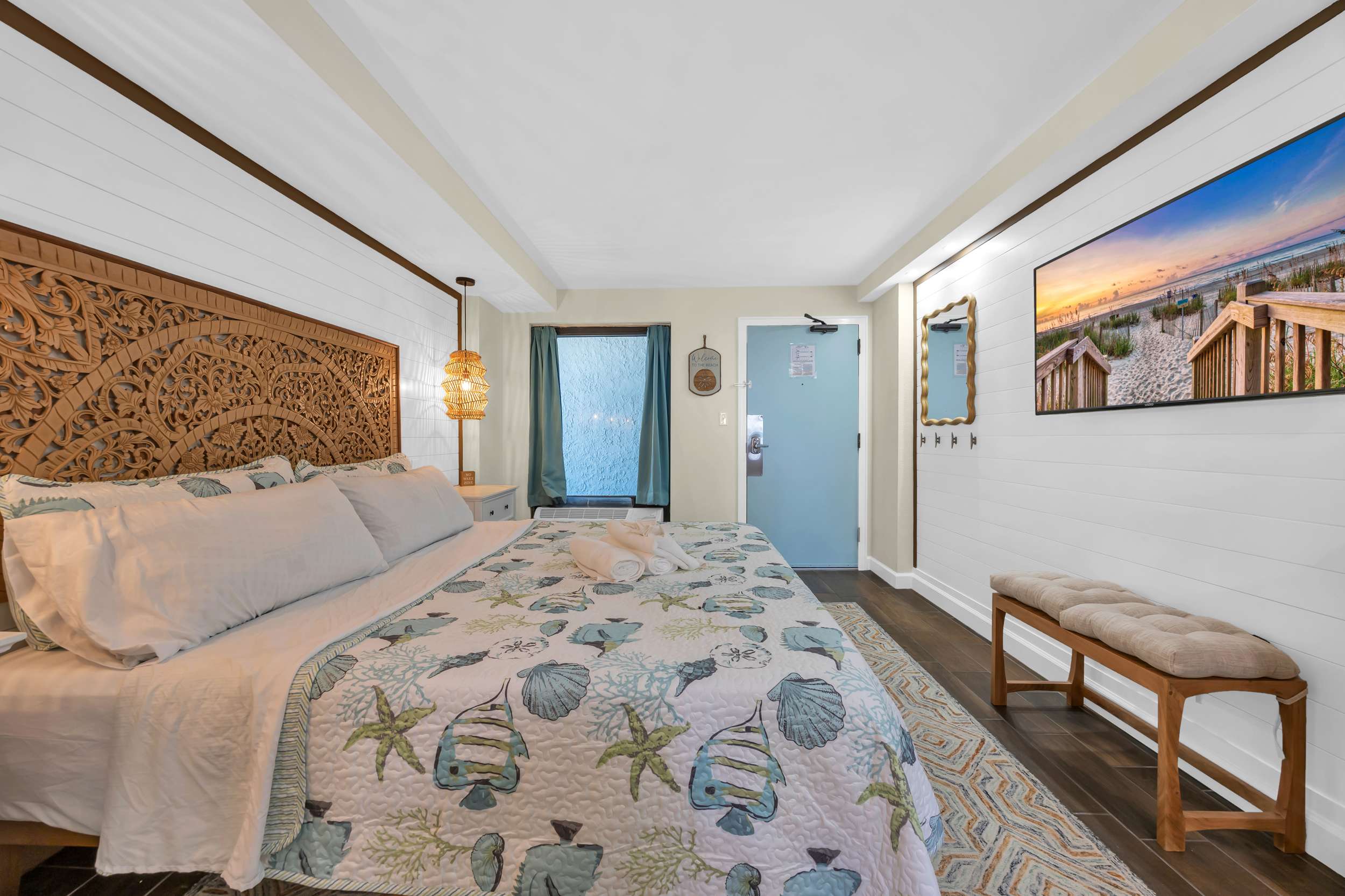 All New Oceanfront Condo w Lazy River