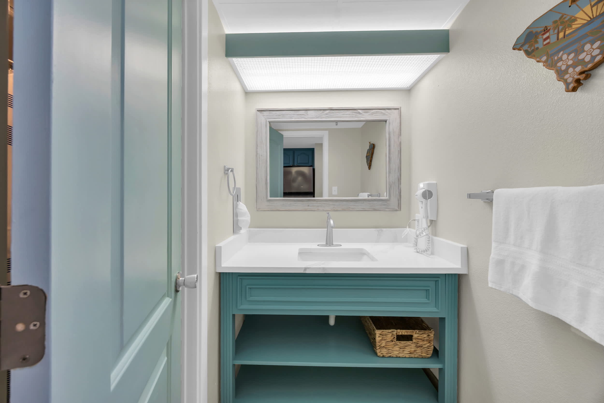 All New Oceanfront Condo w Lazy River