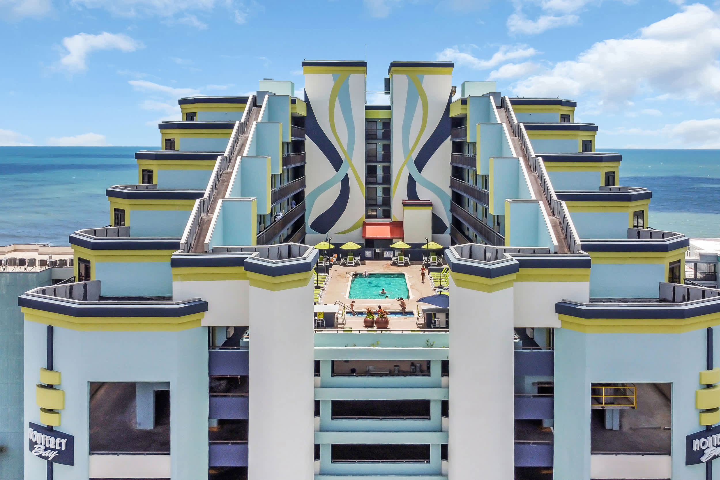 All New Oceanfront Condo w Lazy River