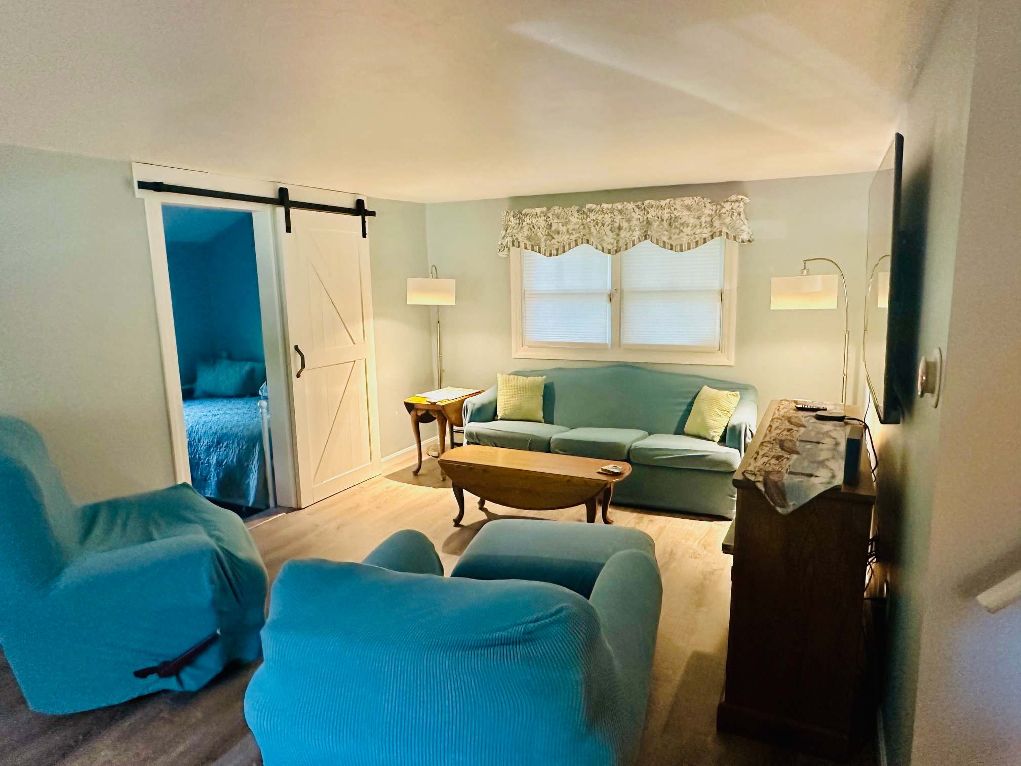 Beach Oasis in Priscilla Beach! Cape Cod Bay!