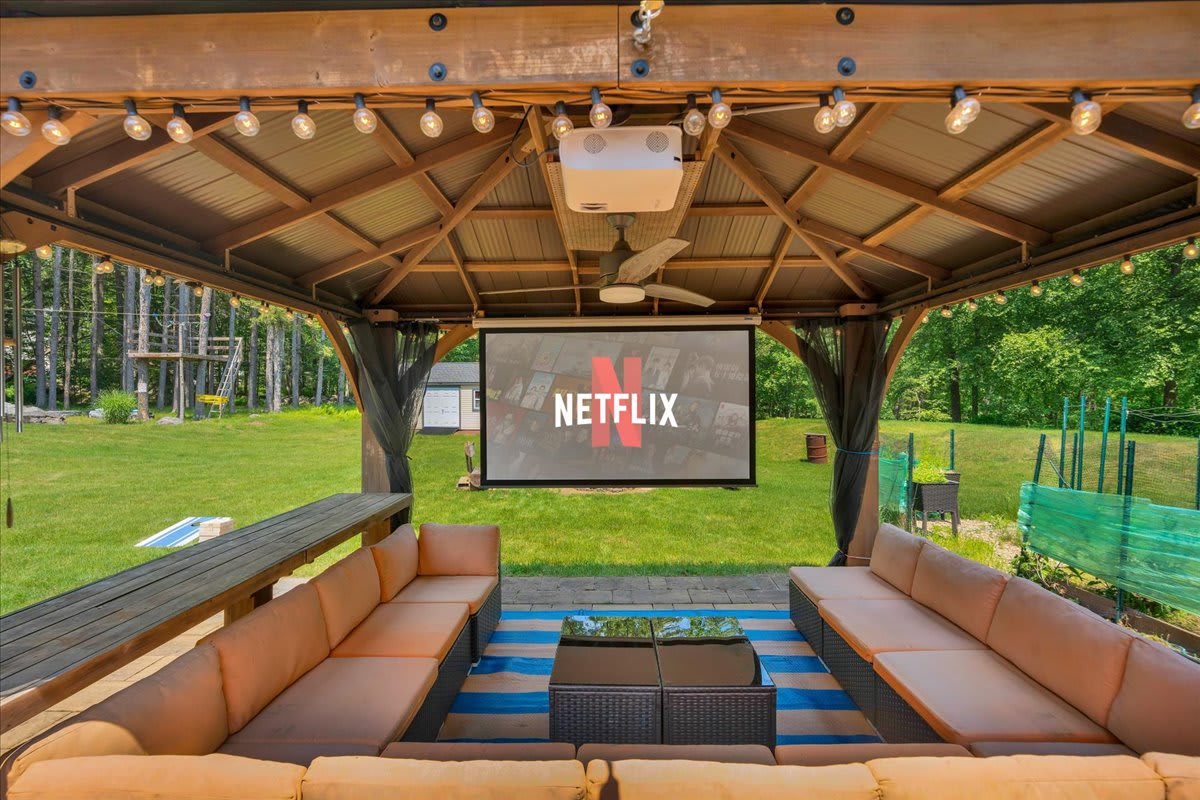 Pocono Dream: Theater, Games & Luxury Stay