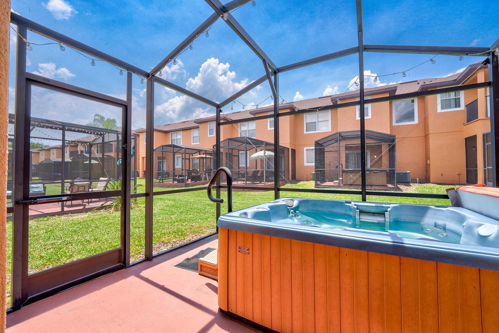 4BR themed retreat w/ resort access