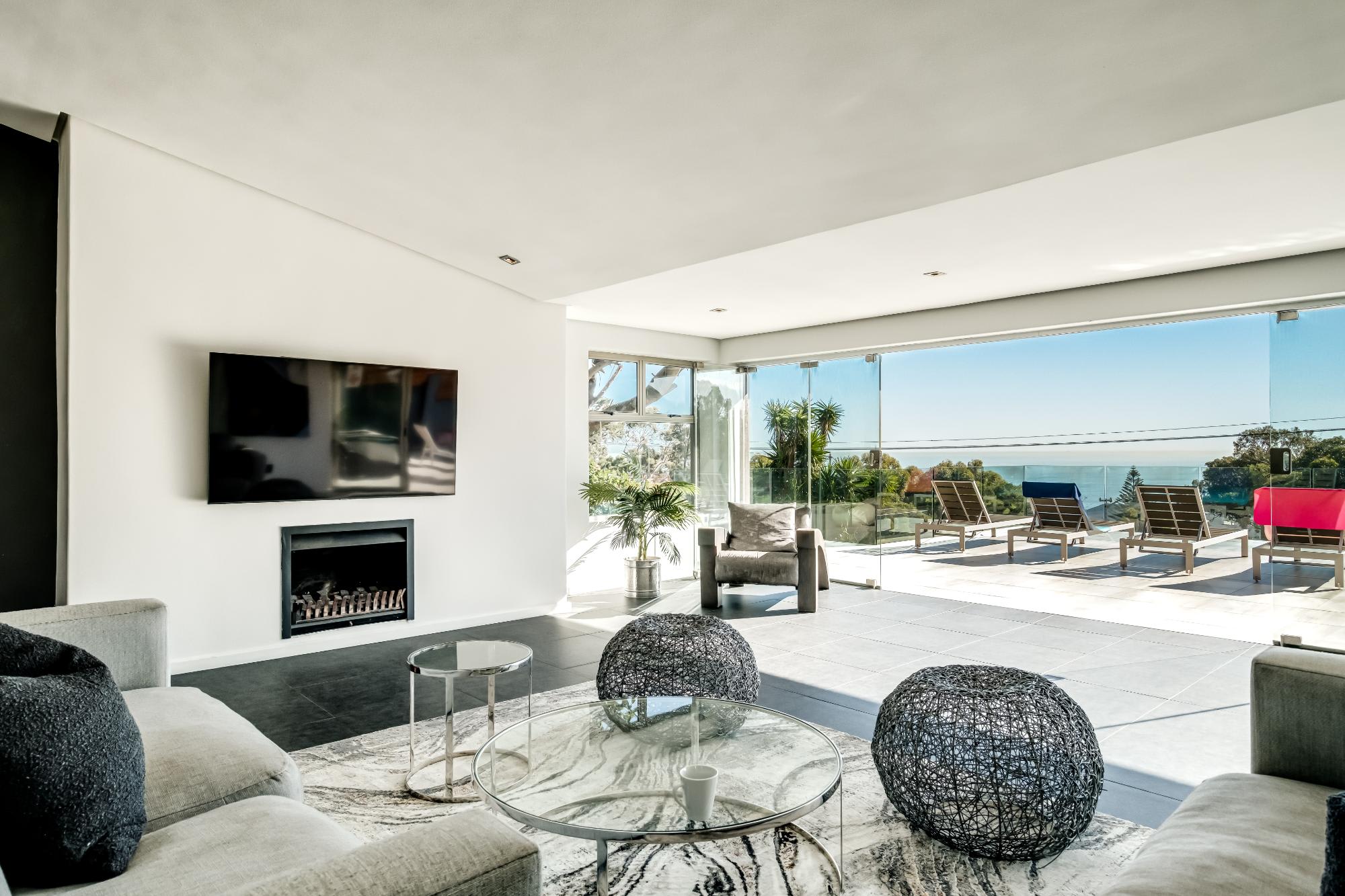 Ocean View Camps Bay 5bed Villa w Pool Valtameri | Photo 2