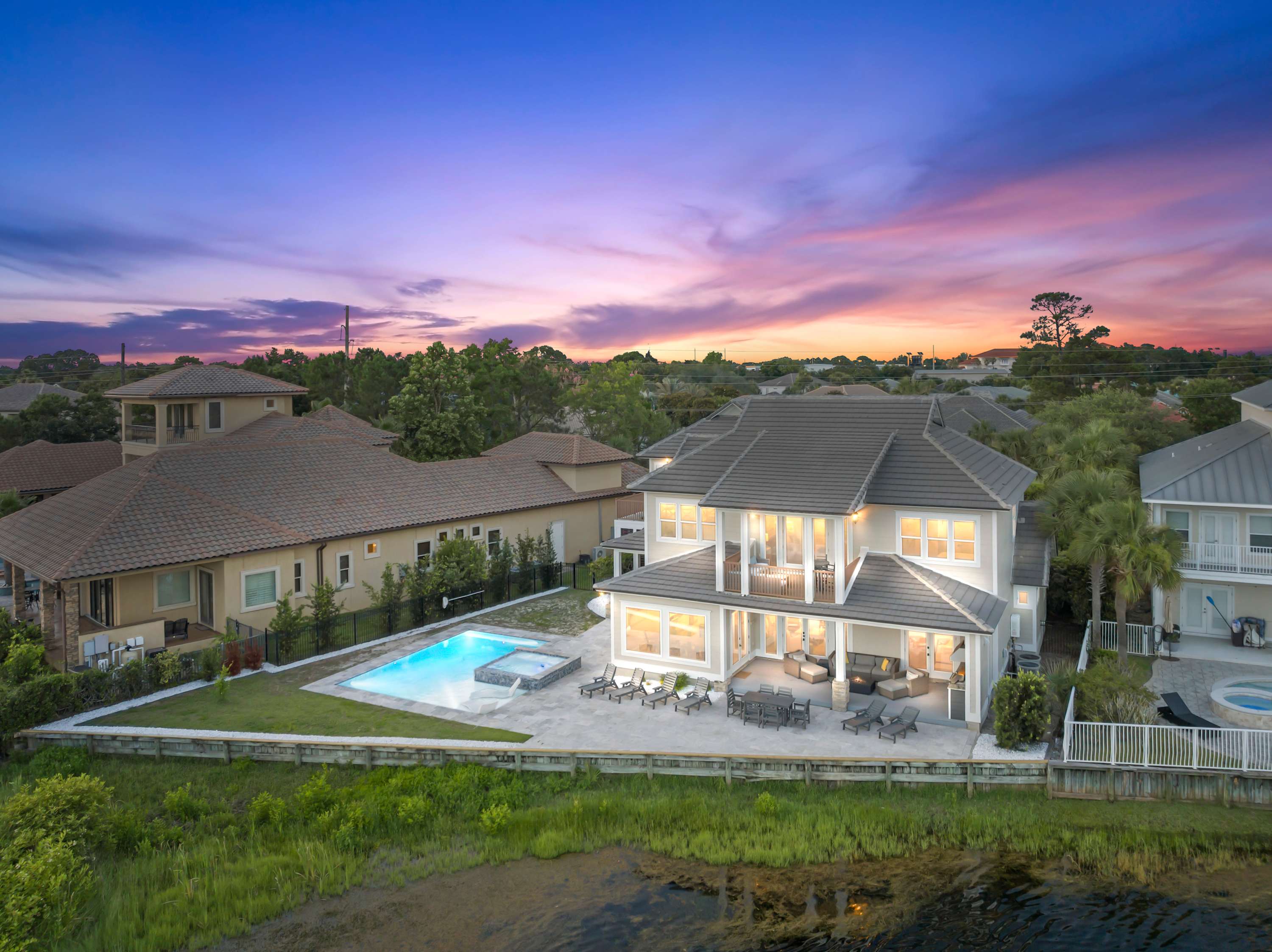 Luxury Waterfront, Heated Pool | Sea Glass