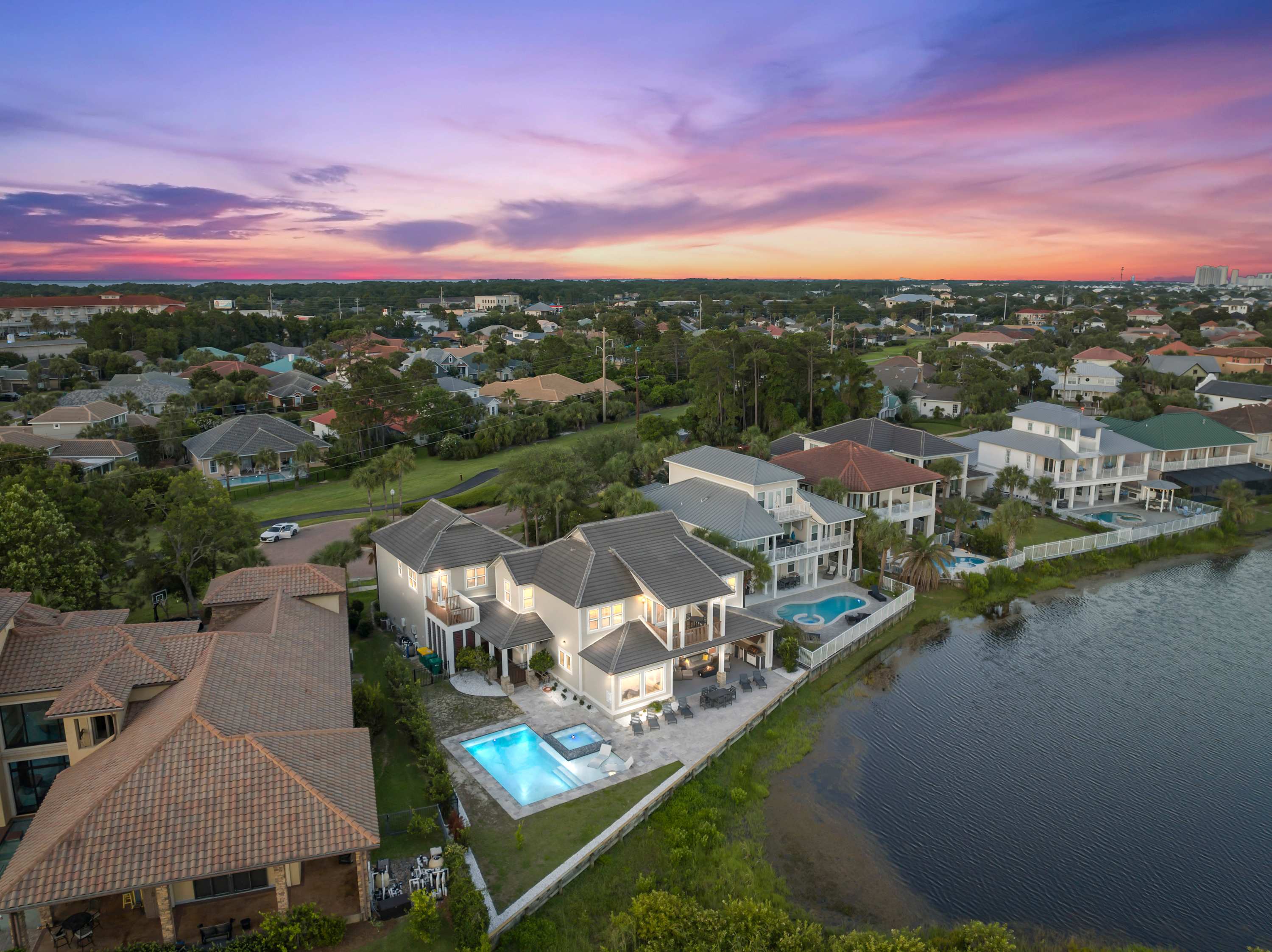Luxury Waterfront, Heated Pool | Sea Glass
