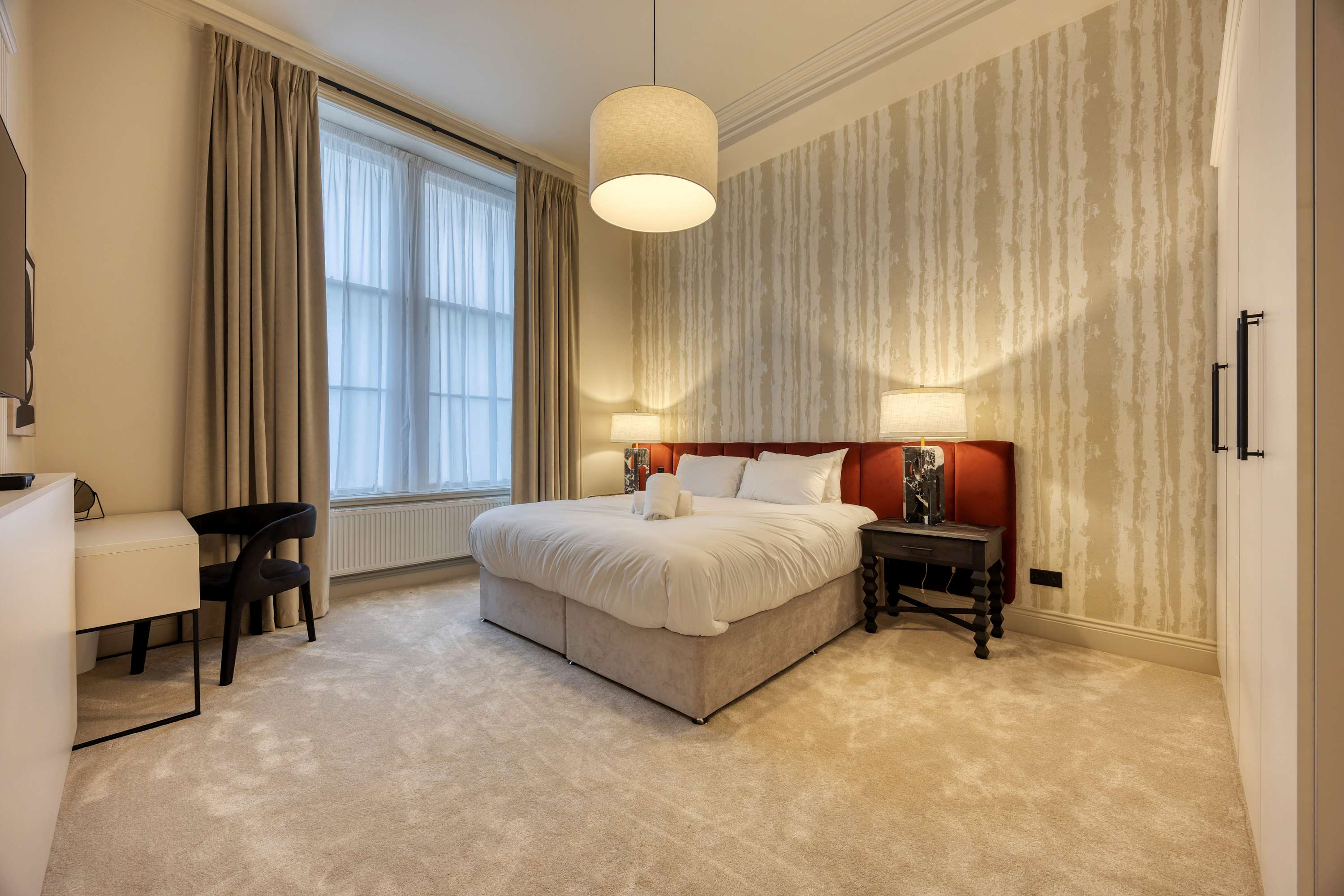 The Townhouse - By Unloch in Saint Vincent Street 223 G2 5QY - Property image 2 - VivreStays