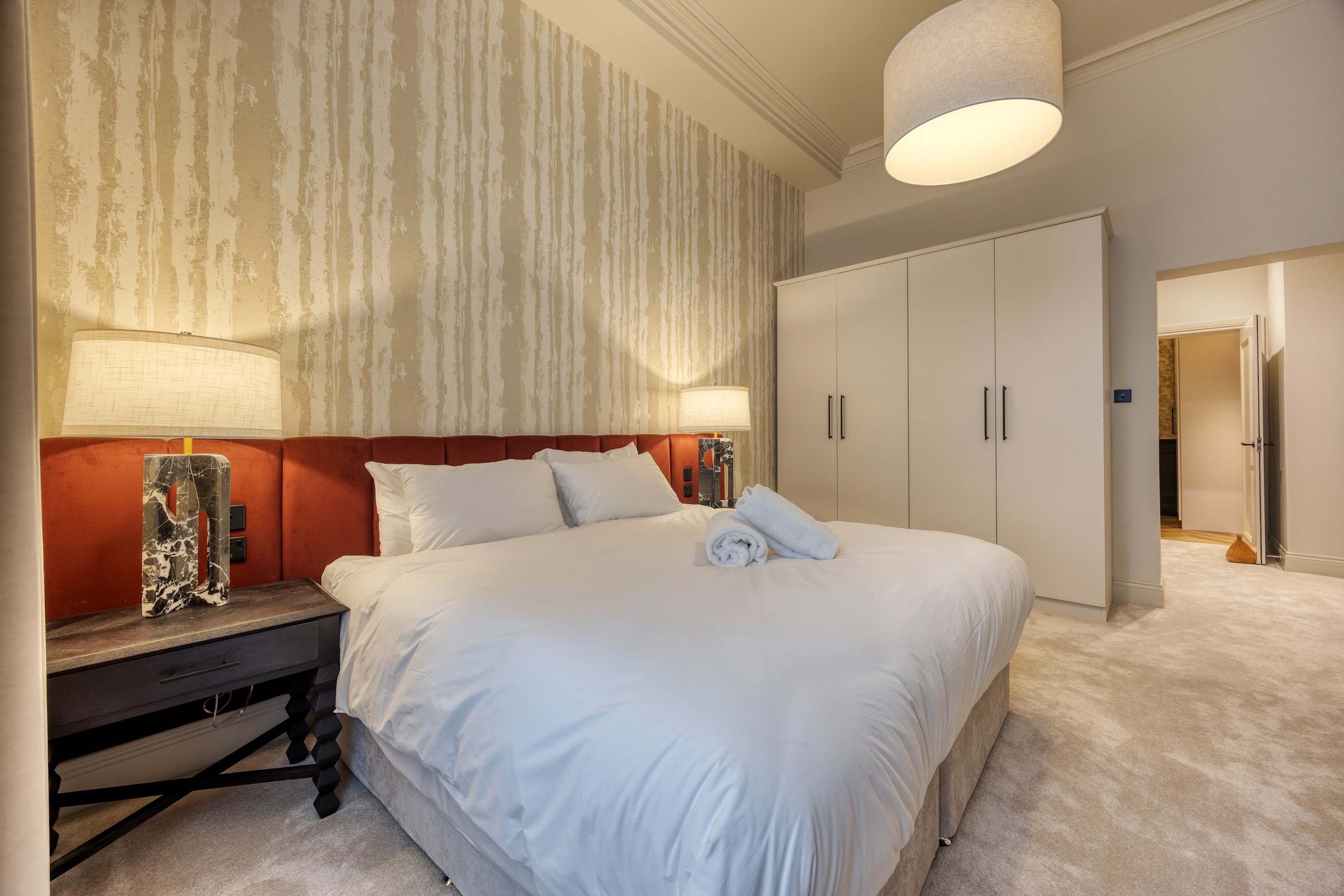The Townhouse - By Unloch in Saint Vincent Street 223 G2 5QY - Property image 7 - VivreStays