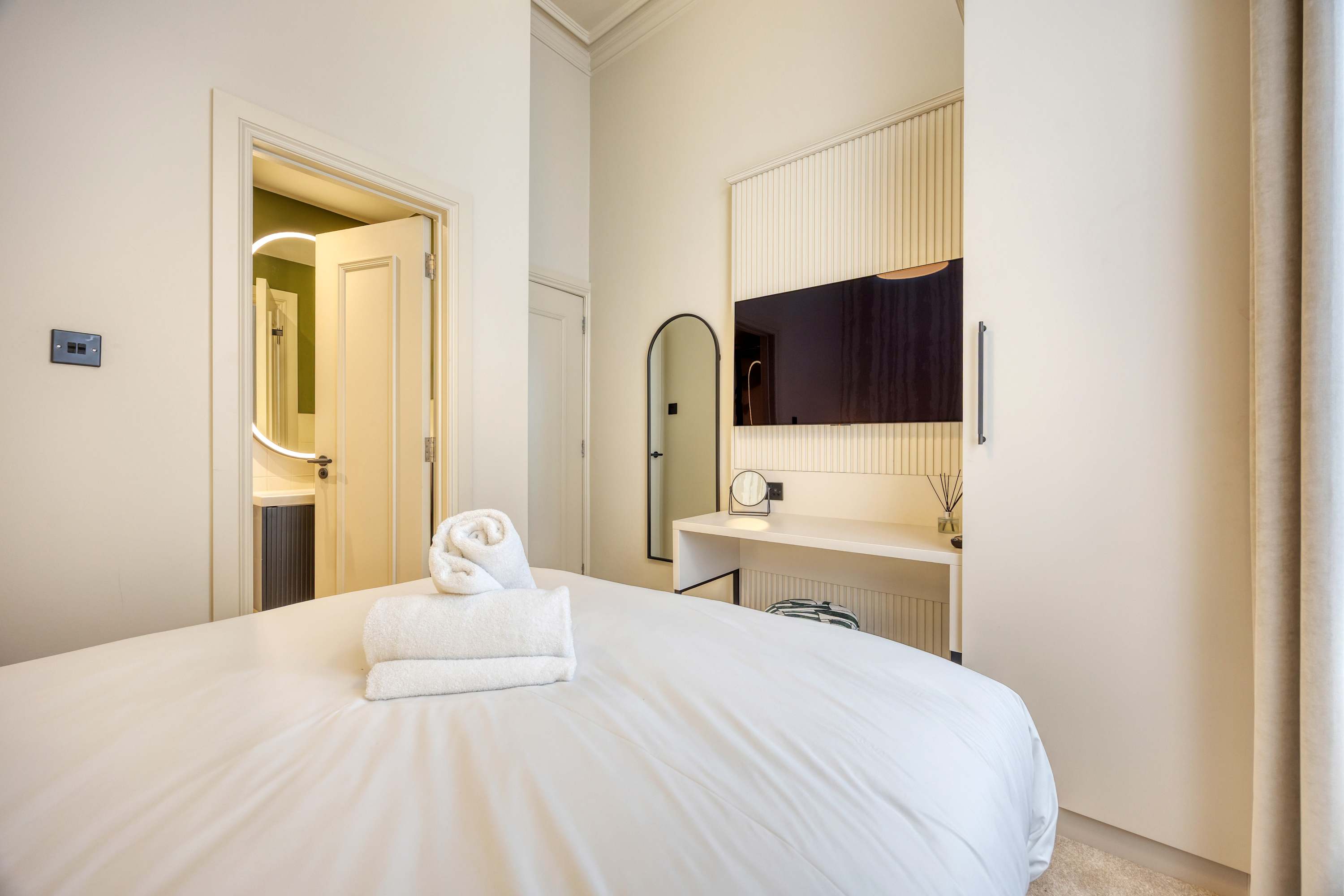 The Townhouse - By Unloch in Saint Vincent Street 223 G2 5QY - Property image 34 - VivreStays
