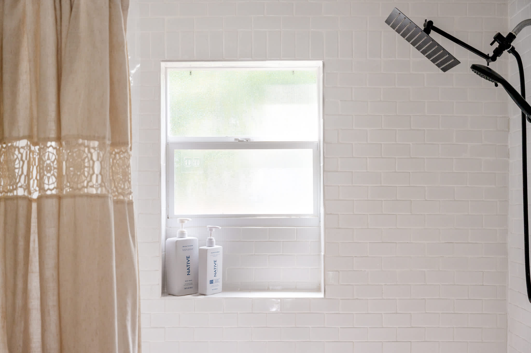 Cozy home w/full kitchen & workspace