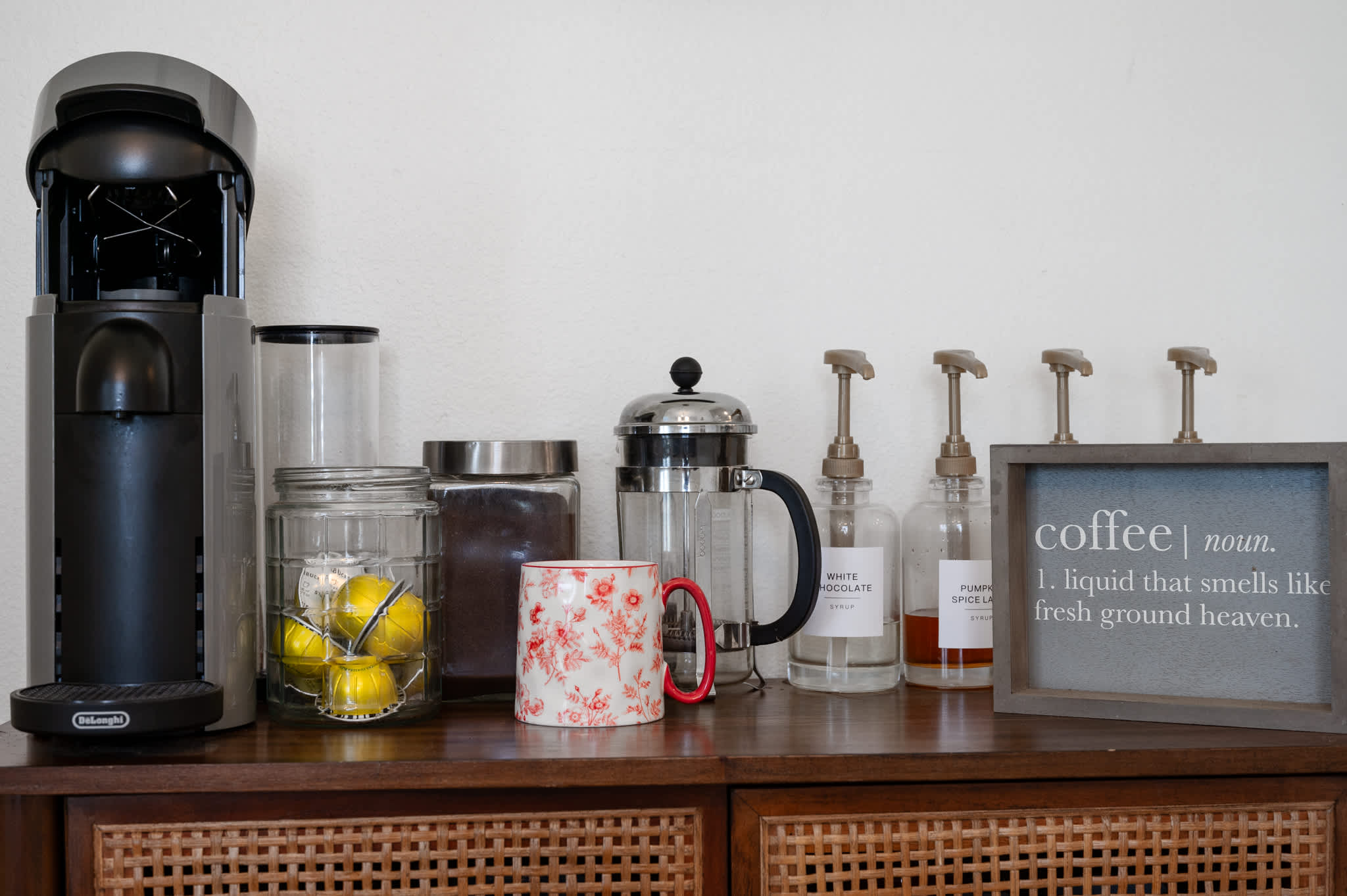 Cozy home w/full kitchen & workspace