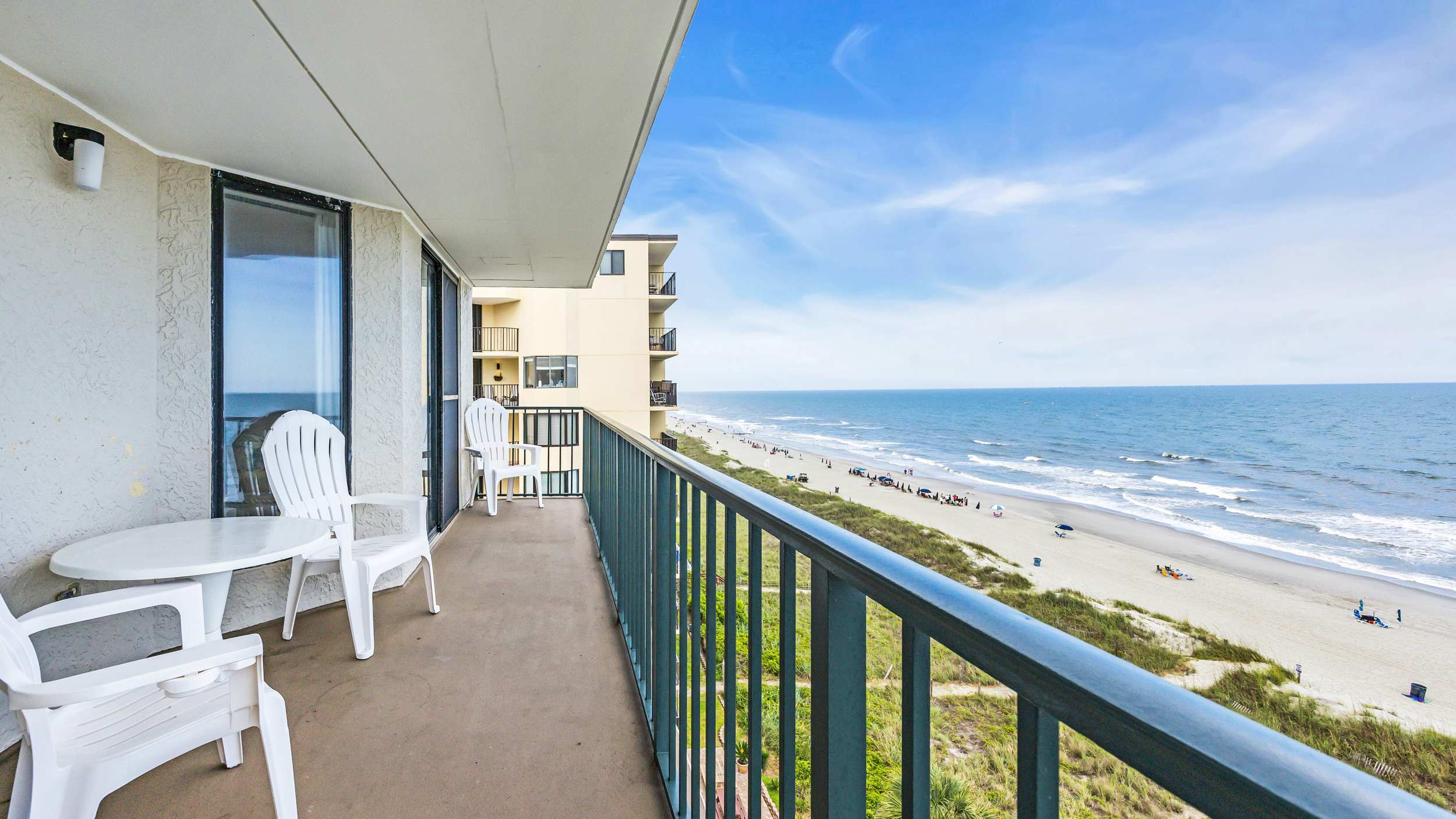 Huge Oceanfront End Unit Top Location with Pool