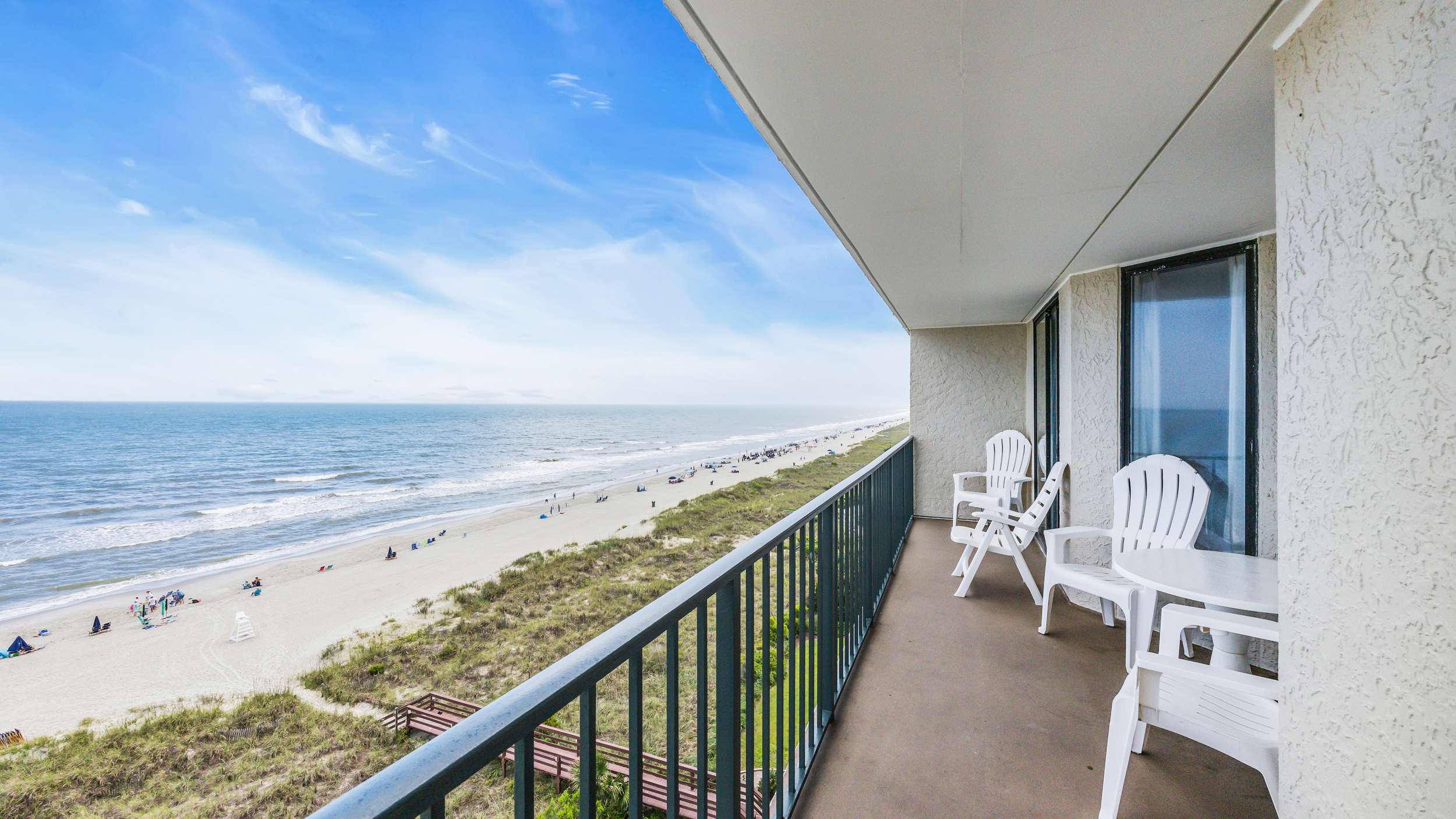 Huge Oceanfront End Unit Top Location with Pool