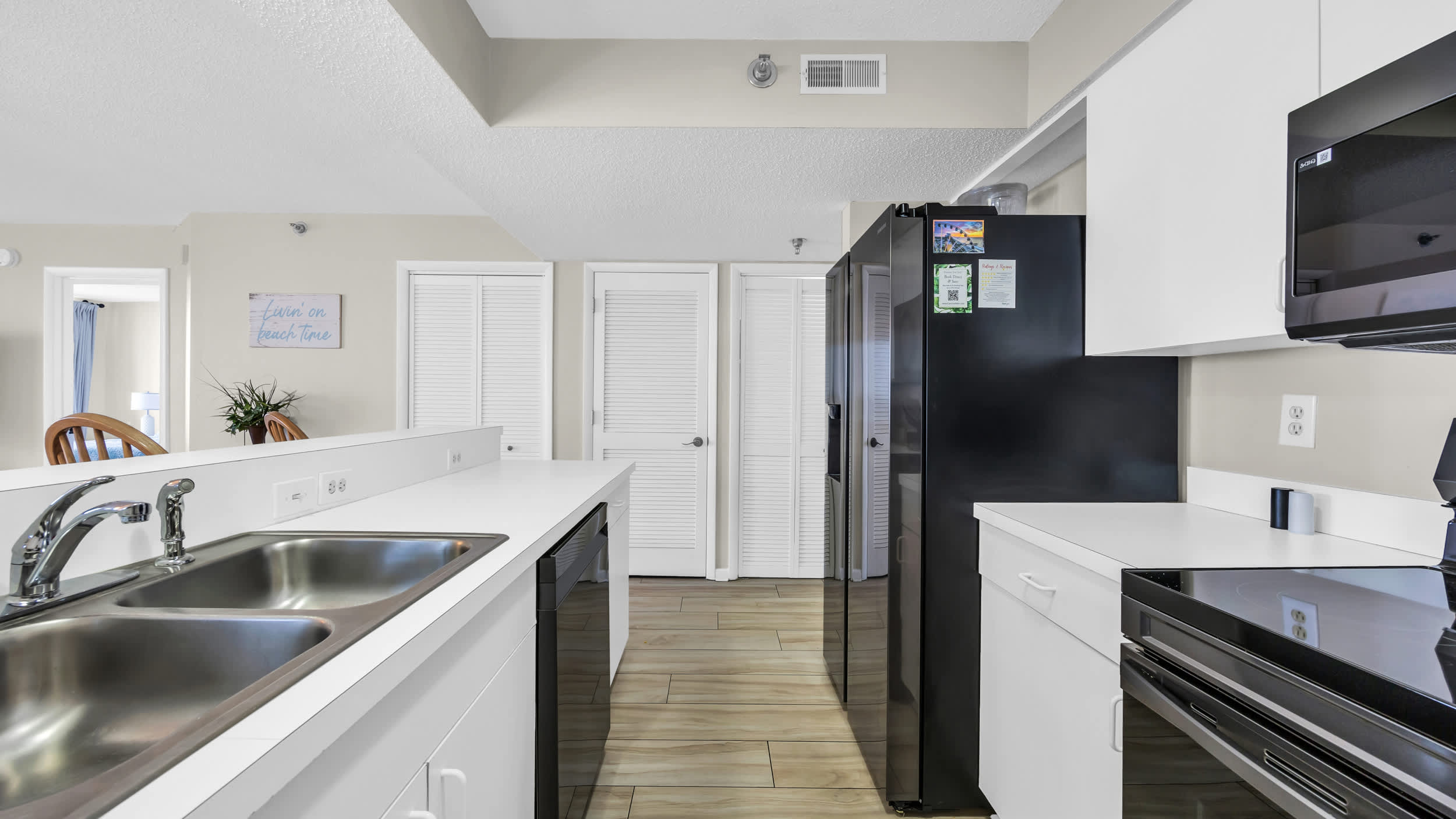 Huge Oceanfront End Unit Top Location with Pool