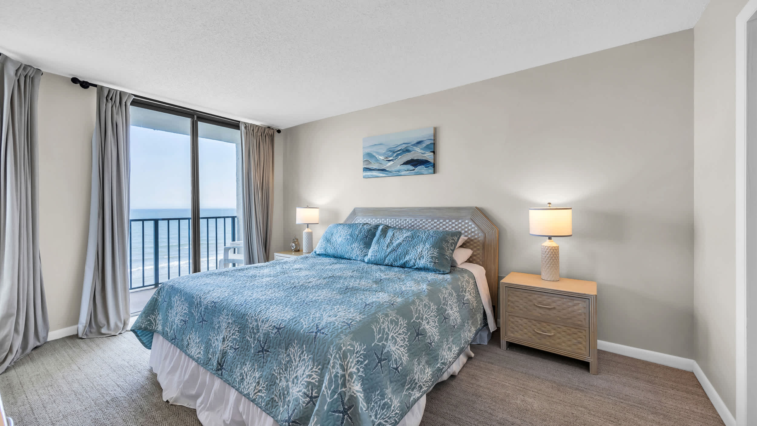 Huge Oceanfront End Unit Top Location with Pool
