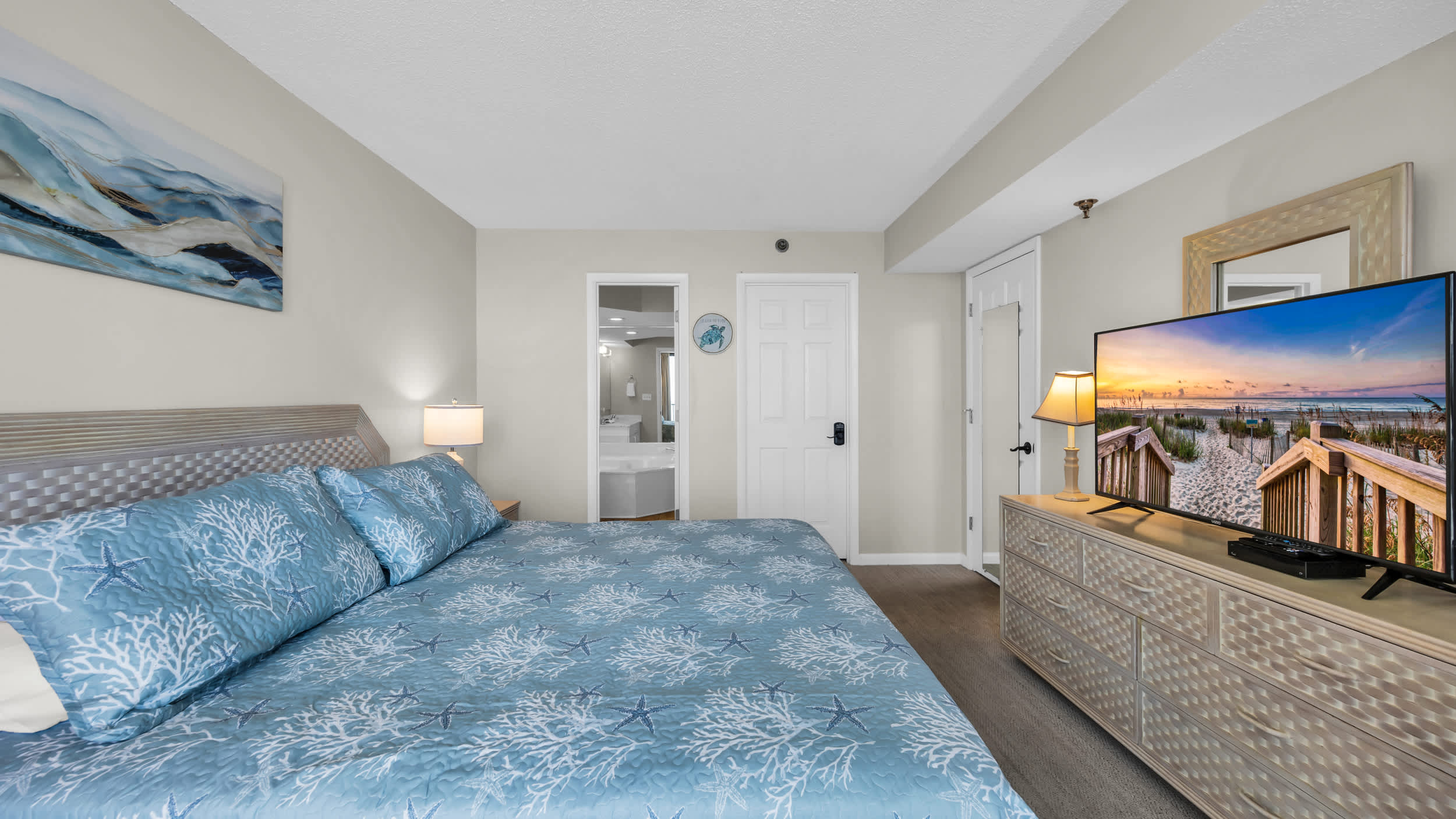 Huge Oceanfront End Unit Top Location with Pool