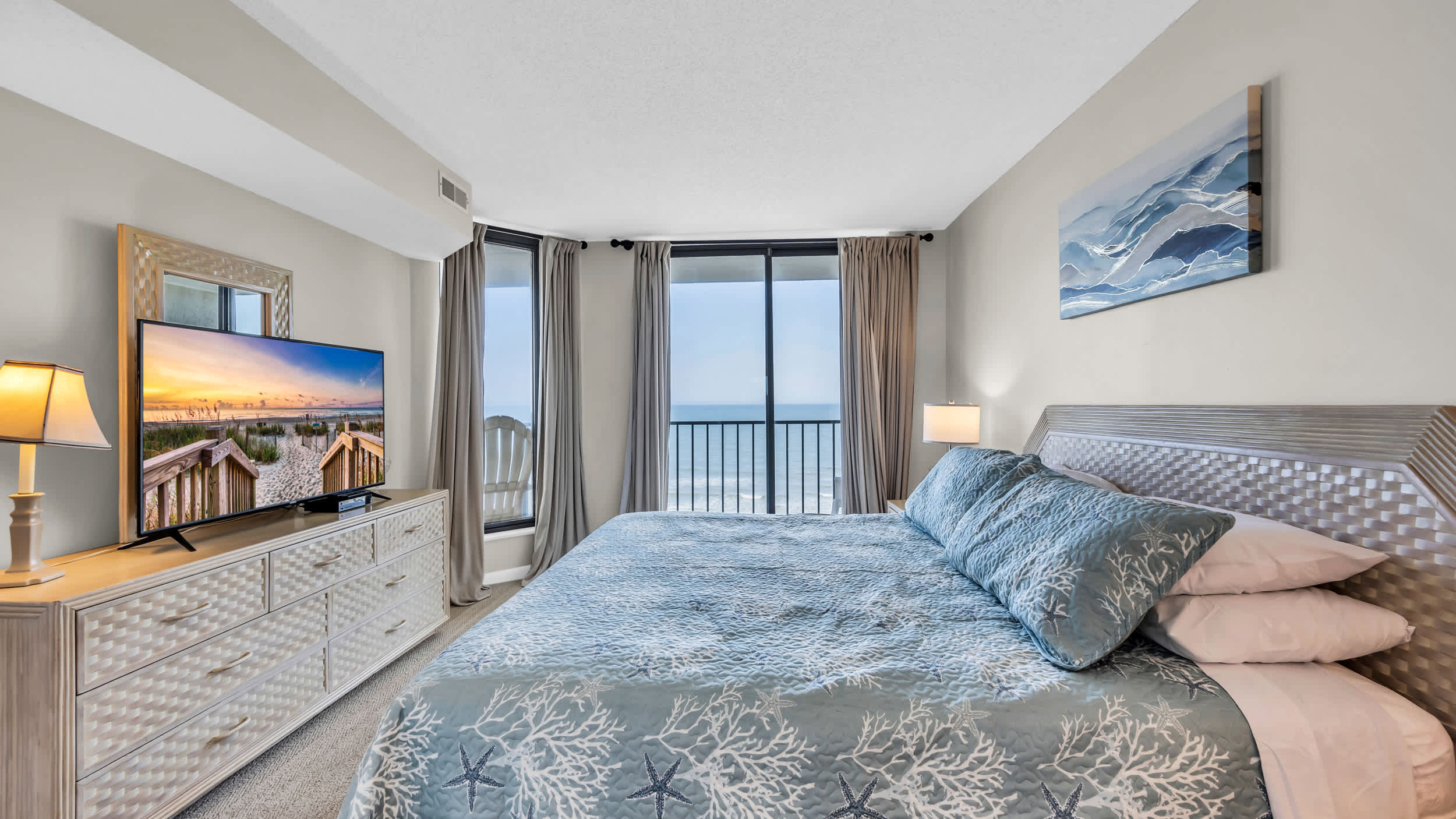 Huge Oceanfront End Unit Top Location with Pool