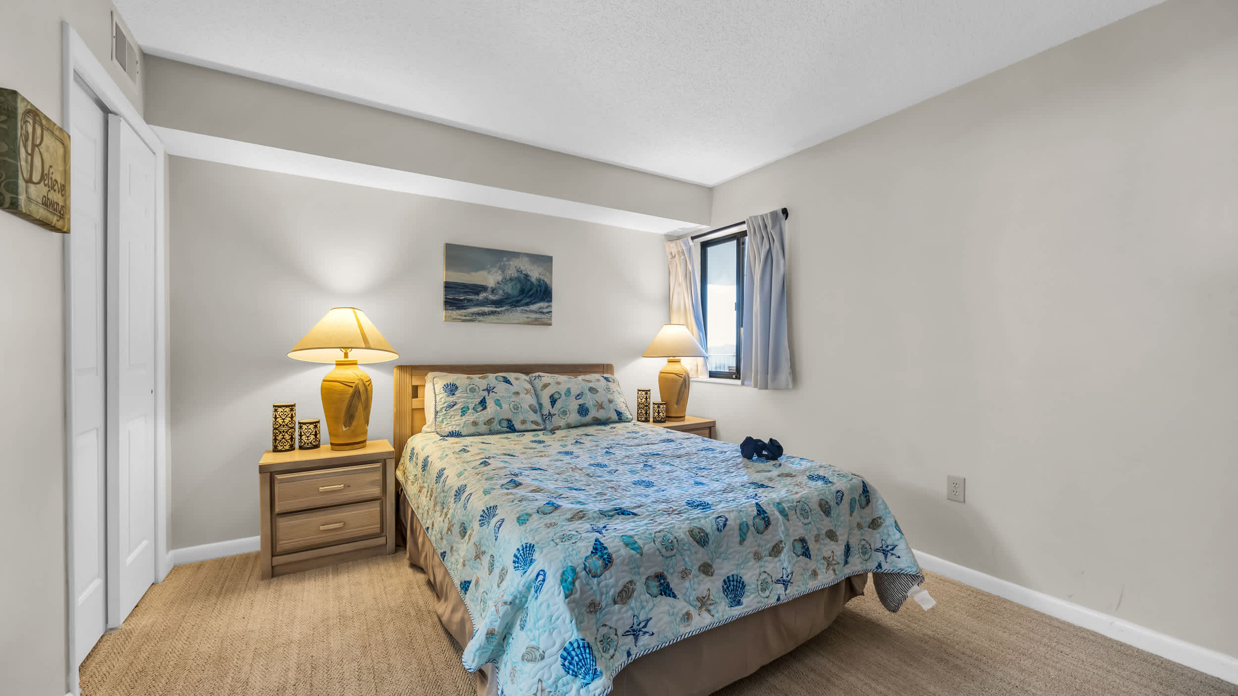 Huge Oceanfront End Unit Top Location with Pool