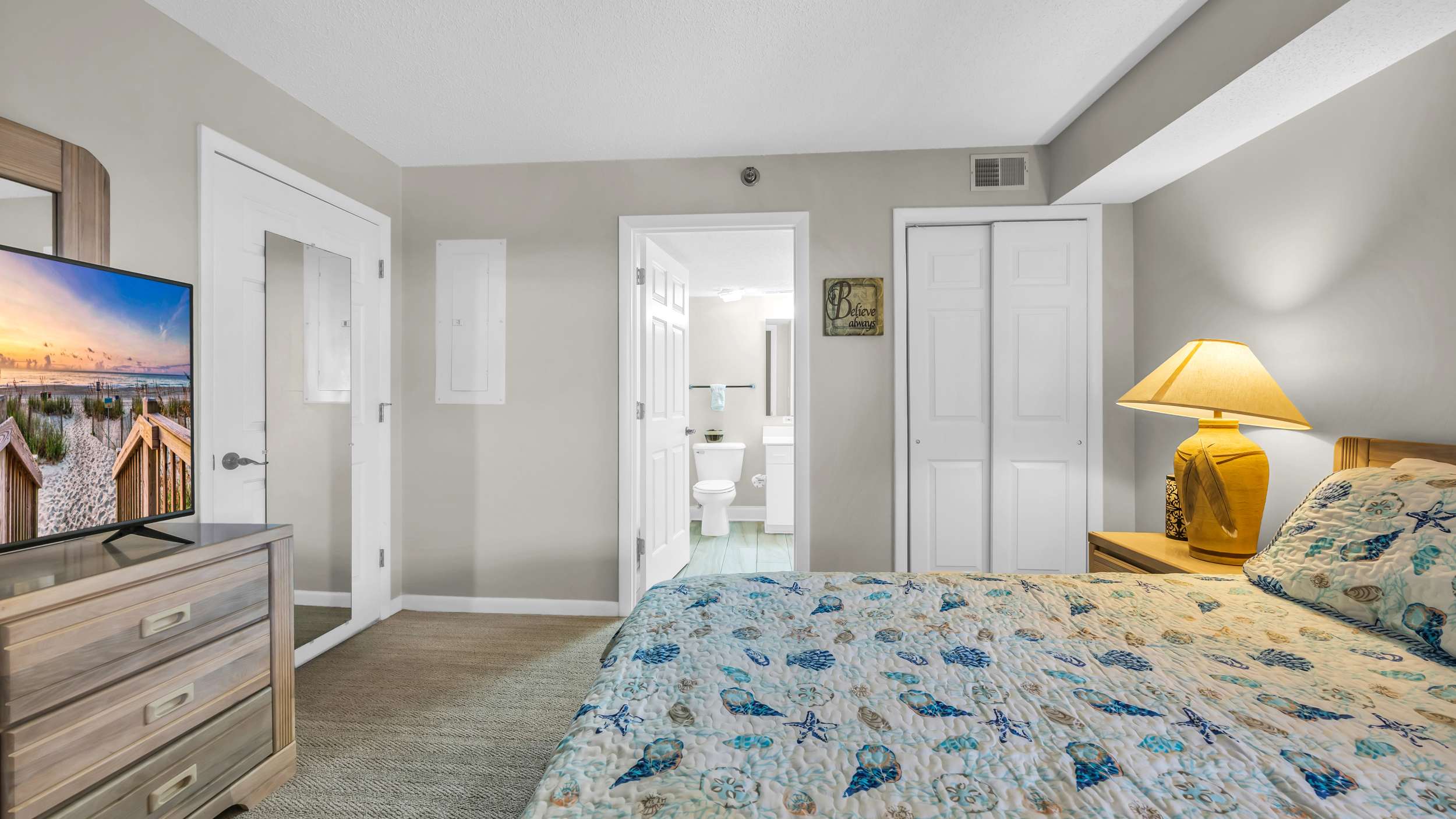 Huge Oceanfront End Unit Top Location with Pool
