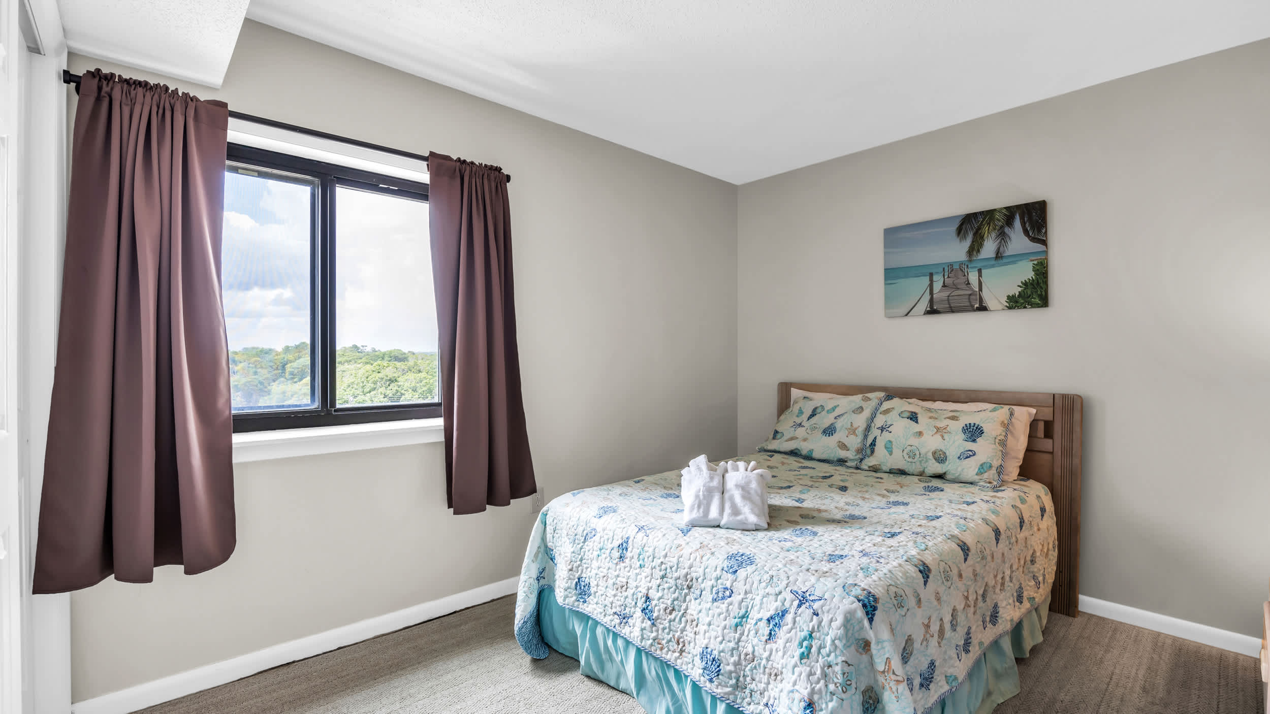 Huge Oceanfront End Unit Top Location with Pool