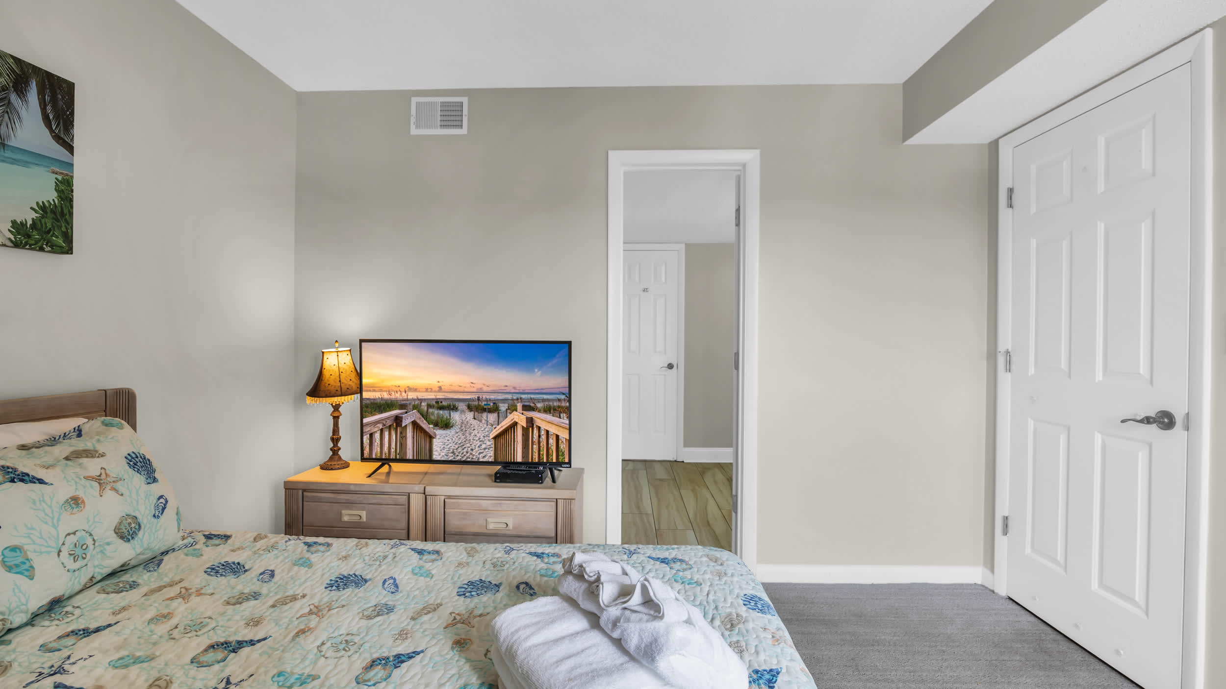 Huge Oceanfront End Unit Top Location with Pool