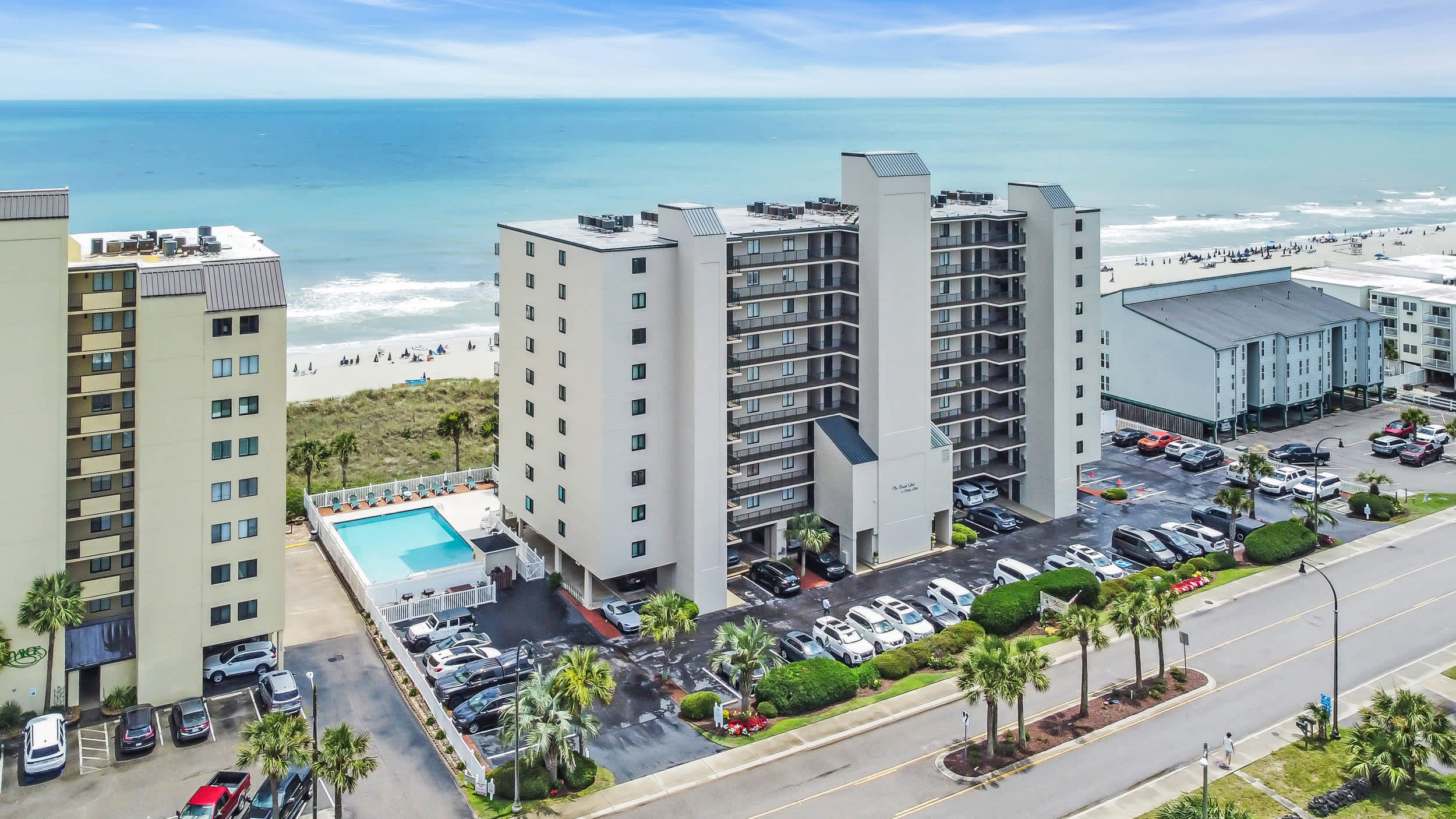 Huge Oceanfront End Unit Top Location with Pool
