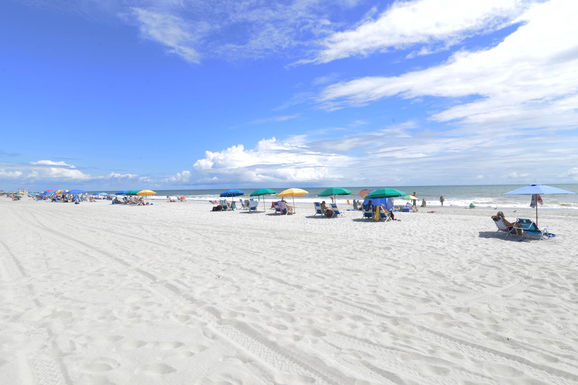 All New Oceanfront Condo w Lazy River