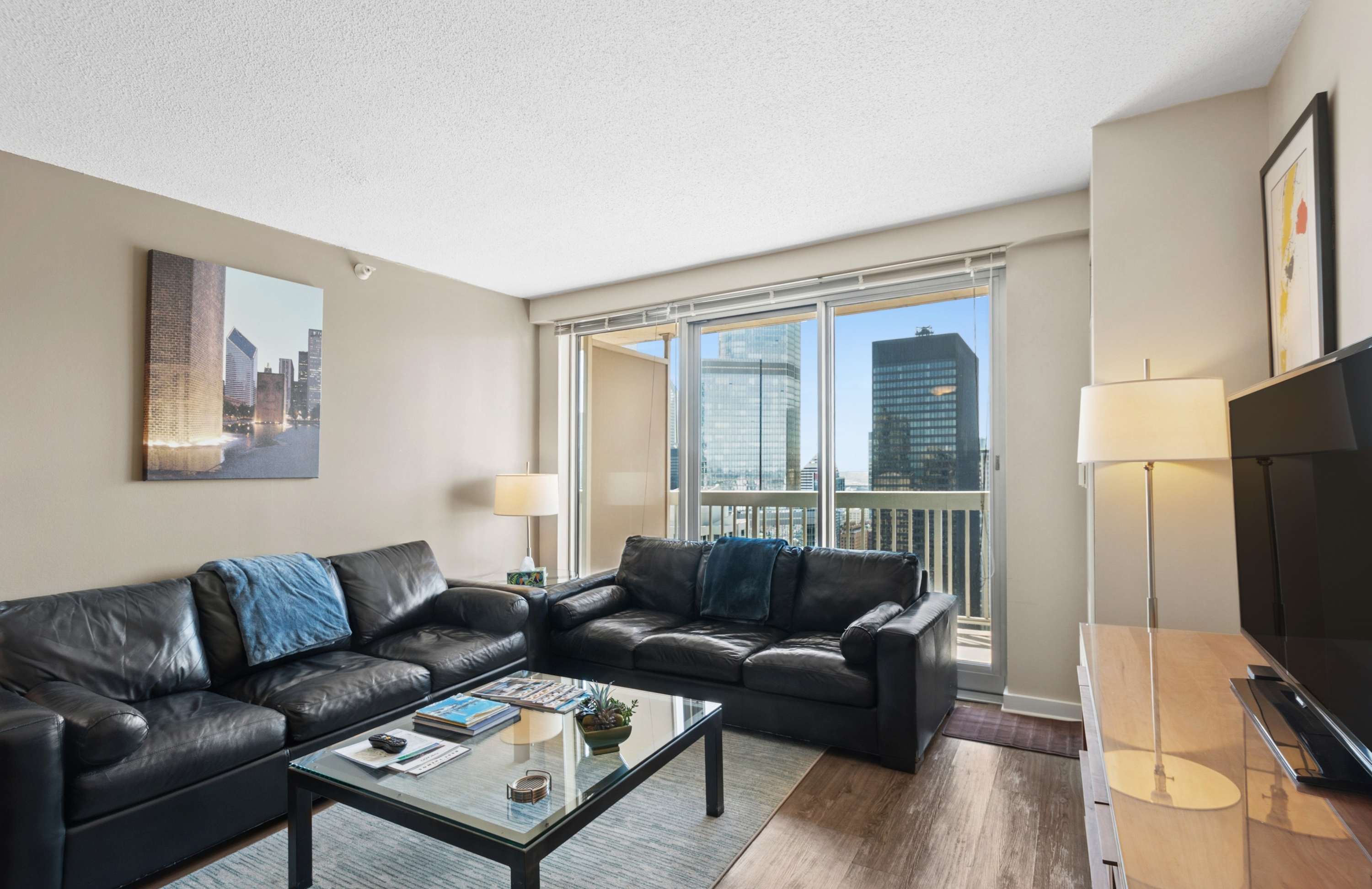 53 Floor MagMile Penthouse Views, Balcony, Pool — Chicago, IL — vacation rental
