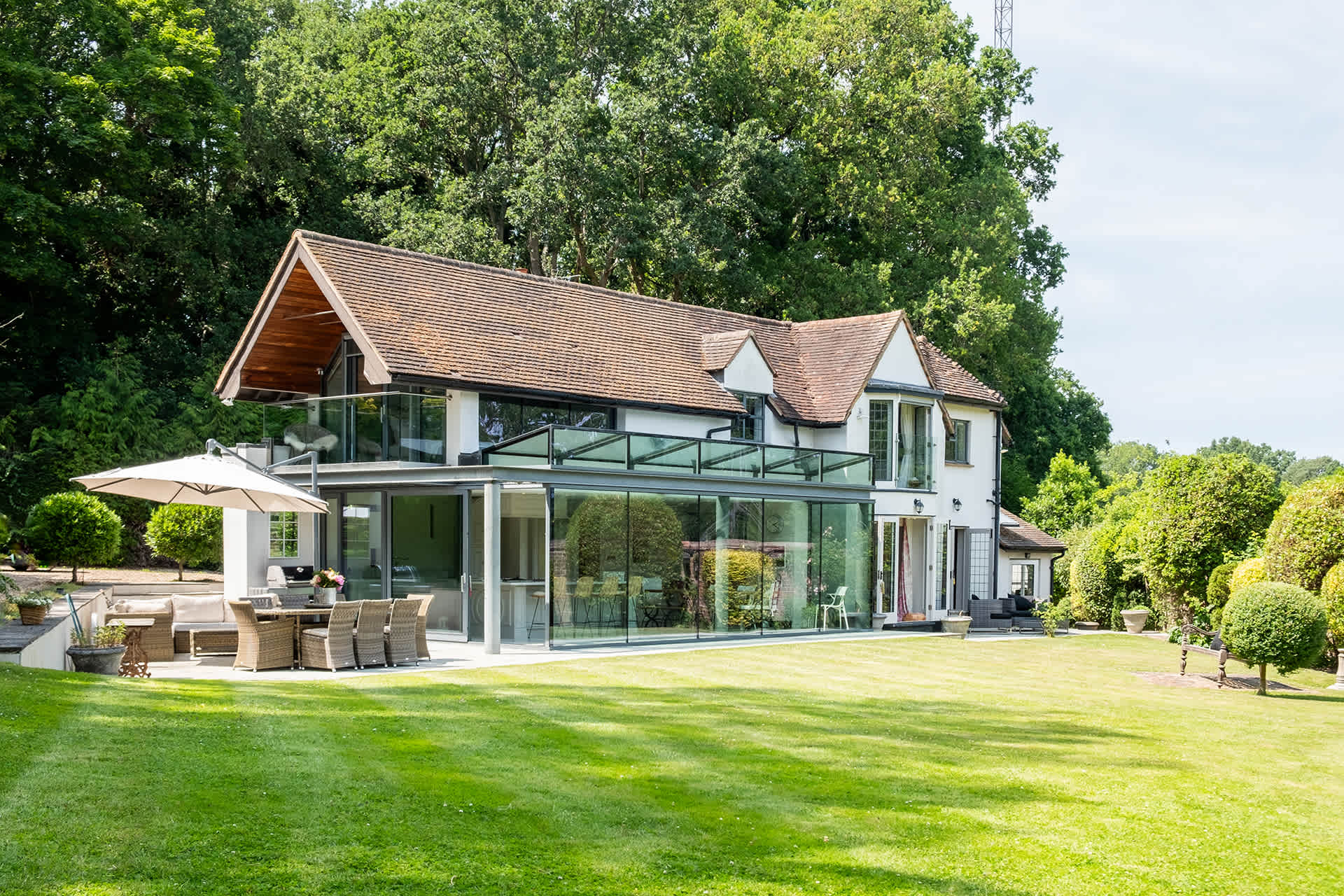 Luxury Cottage with Golf Course Views in Ascot — Sunningdale, England — vacation rental