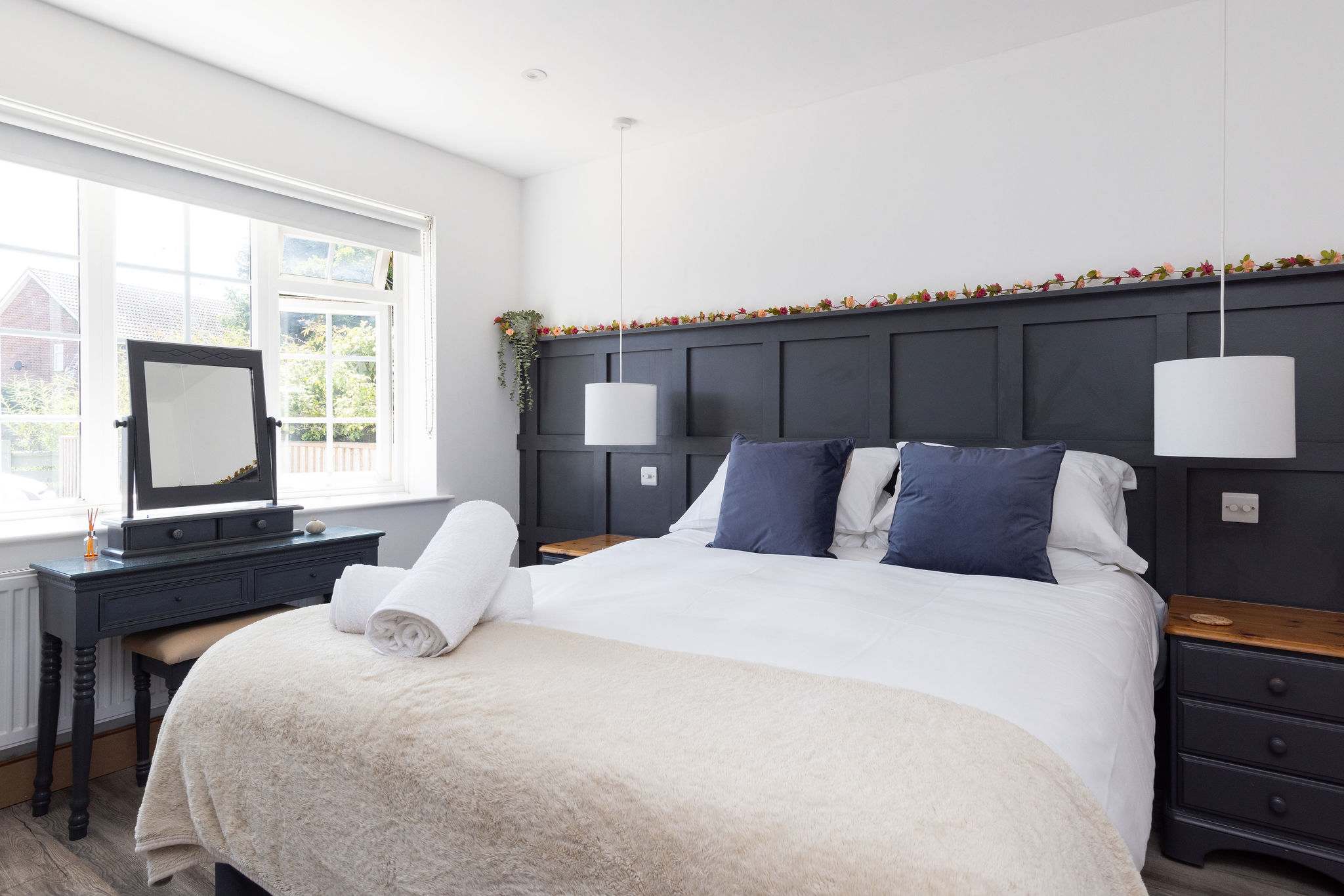 Spacious main bedroom with en suite