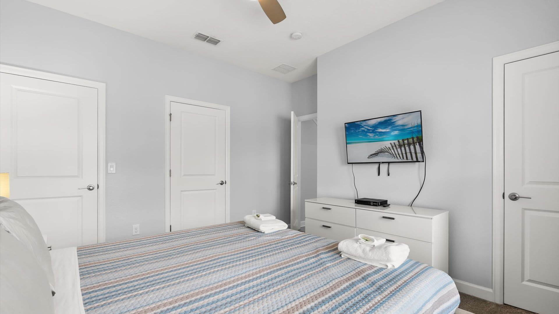 Enchanting 4BR Villa Family Vacation Home Near Disney | Photo 14
