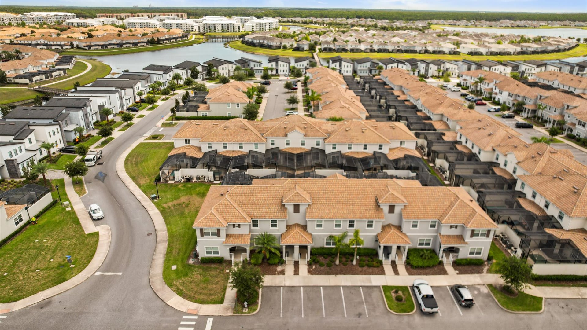 Enchanting 4BR Villa Family Vacation Home Near Disney | Photo 30