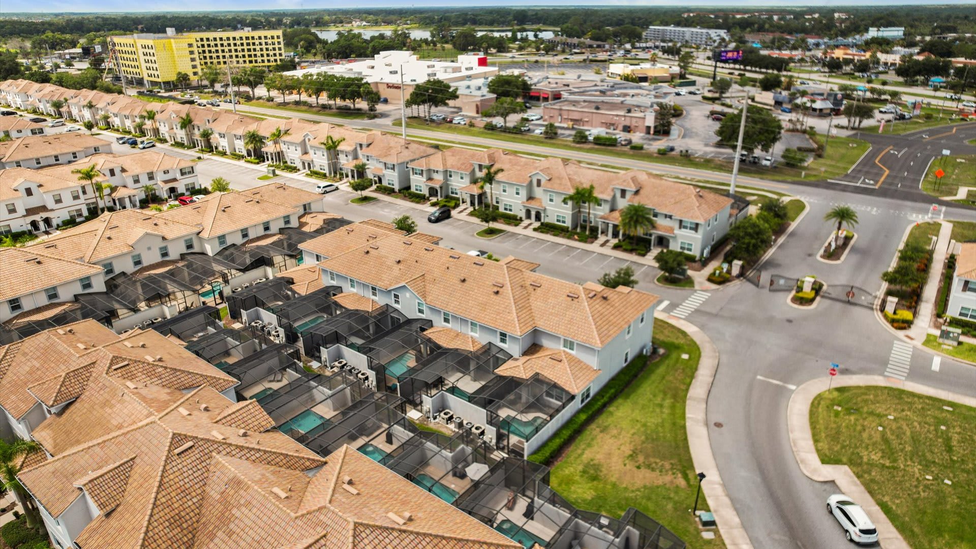 Enchanting 4BR Villa Family Vacation Home Near Disney | Photo 32
