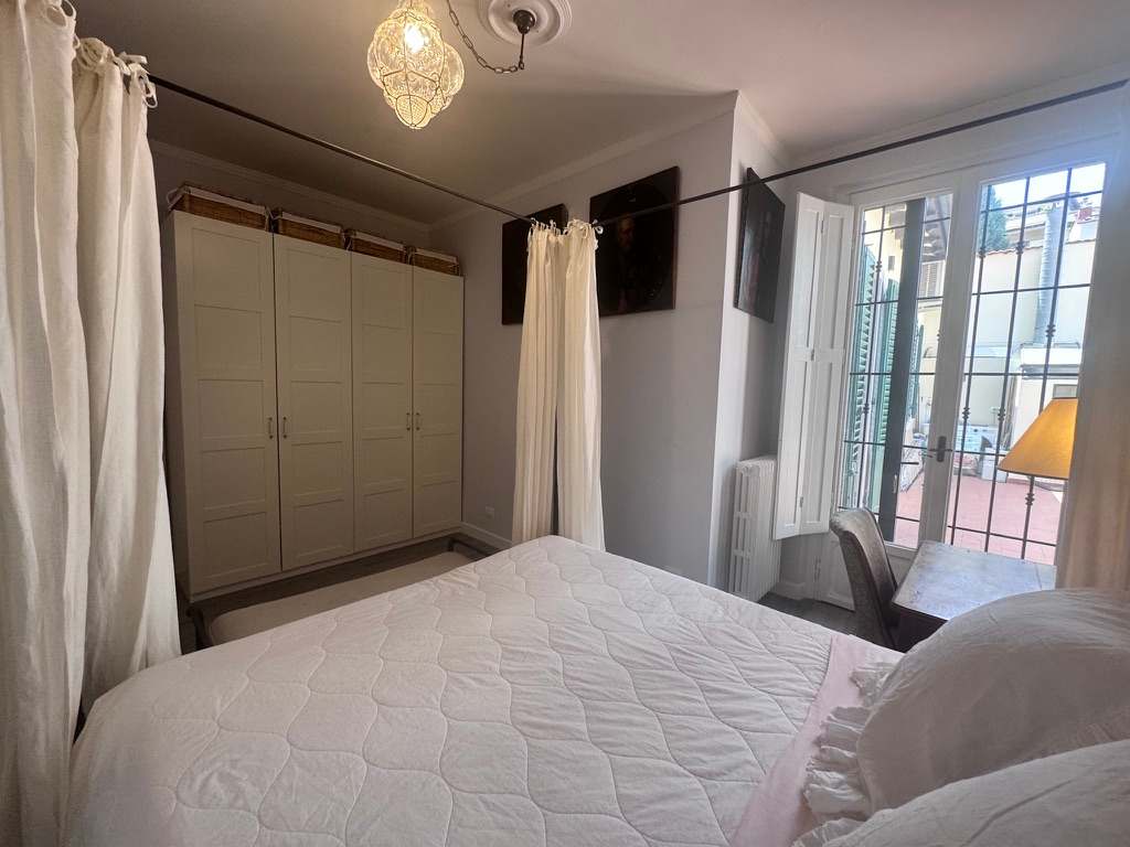 Florence Favorite - Image 18