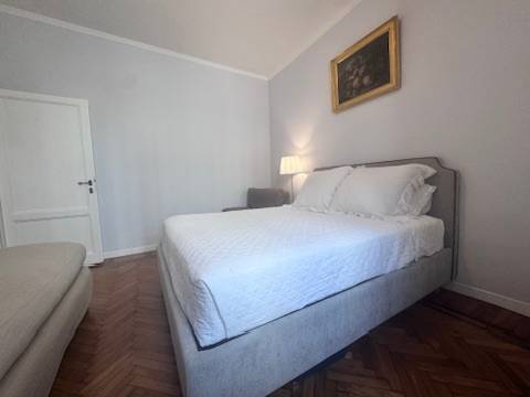 Florence Favorite - Image 20