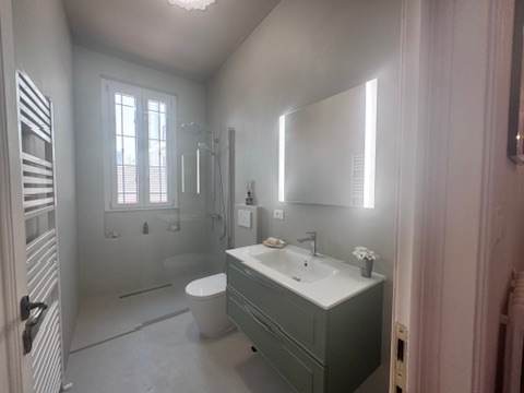 Florence Favorite - Image 23