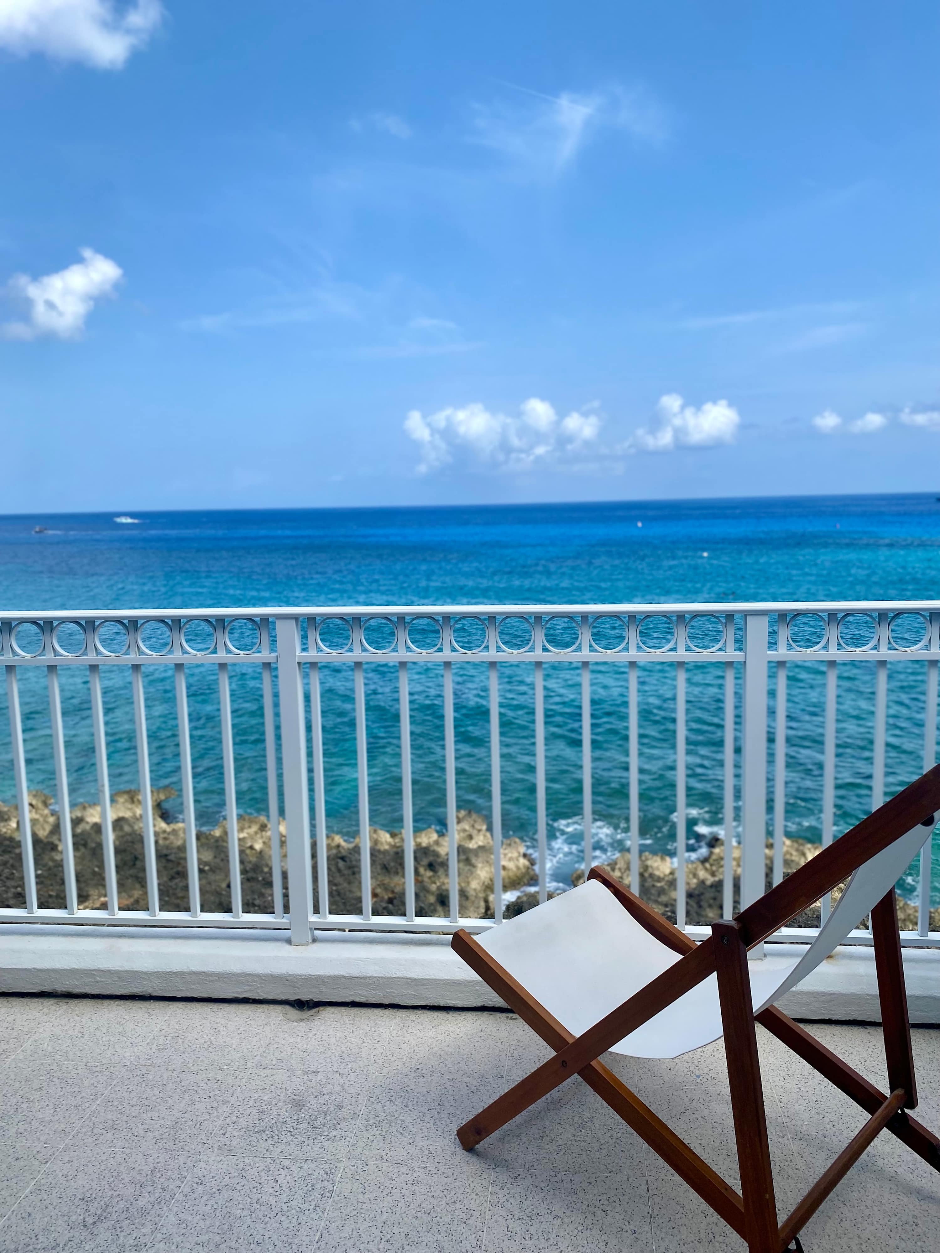 IN TOWN! Oceanfront Condo in George Town — George Town, George Town — vacation rental