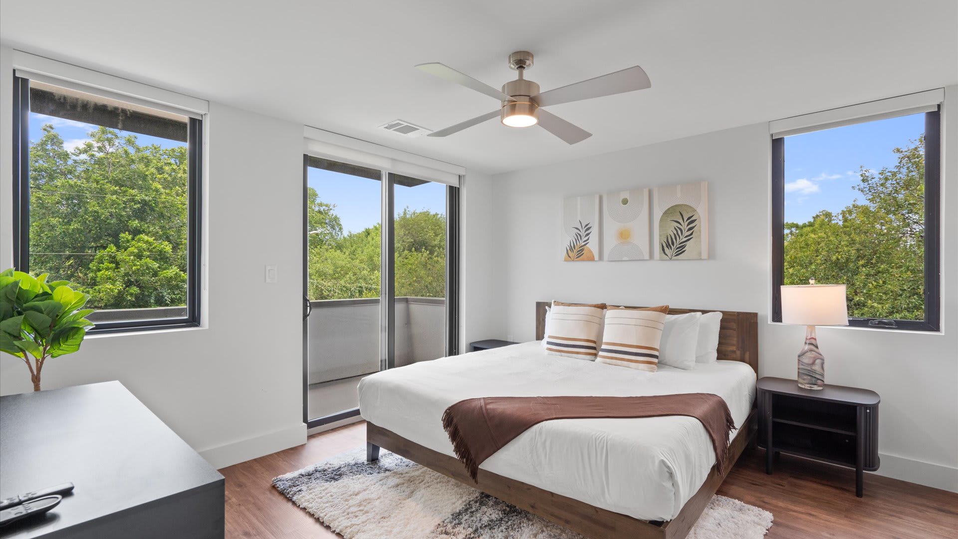 Upstay Newly Renovated Modern Apartment near SoCo 2