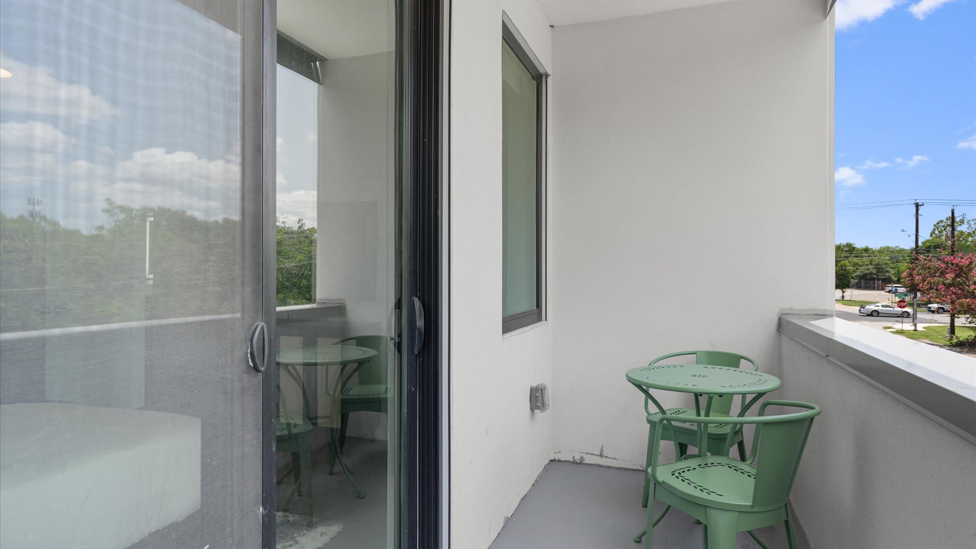 Upstay Newly Renovated Modern Apartment near SoCo 5